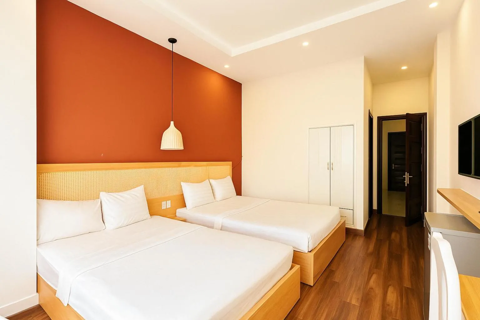 Family, Bed in Saigon Central Hotel