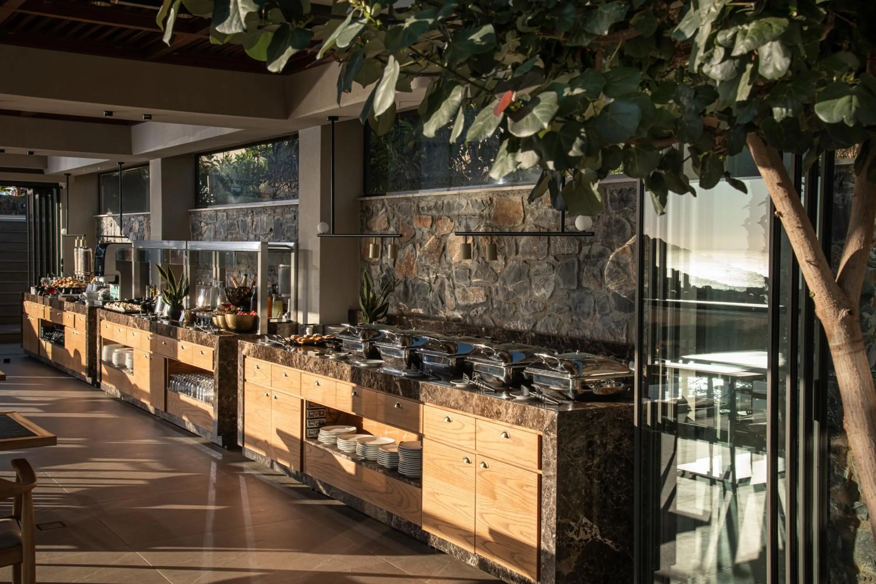 Breakfast in Happy Cretan Suites