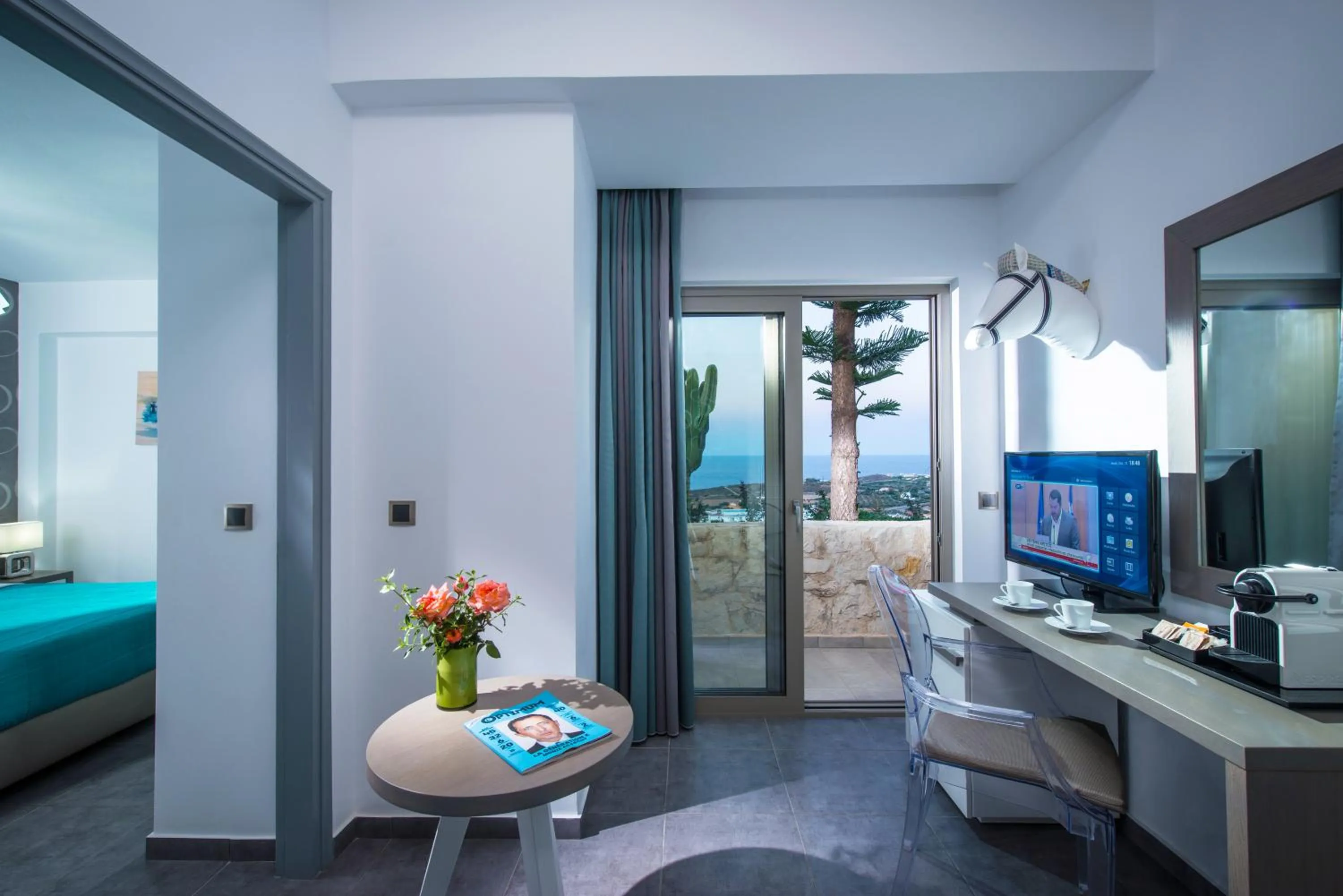 TV and multimedia, Bed in Happy Cretan Suites