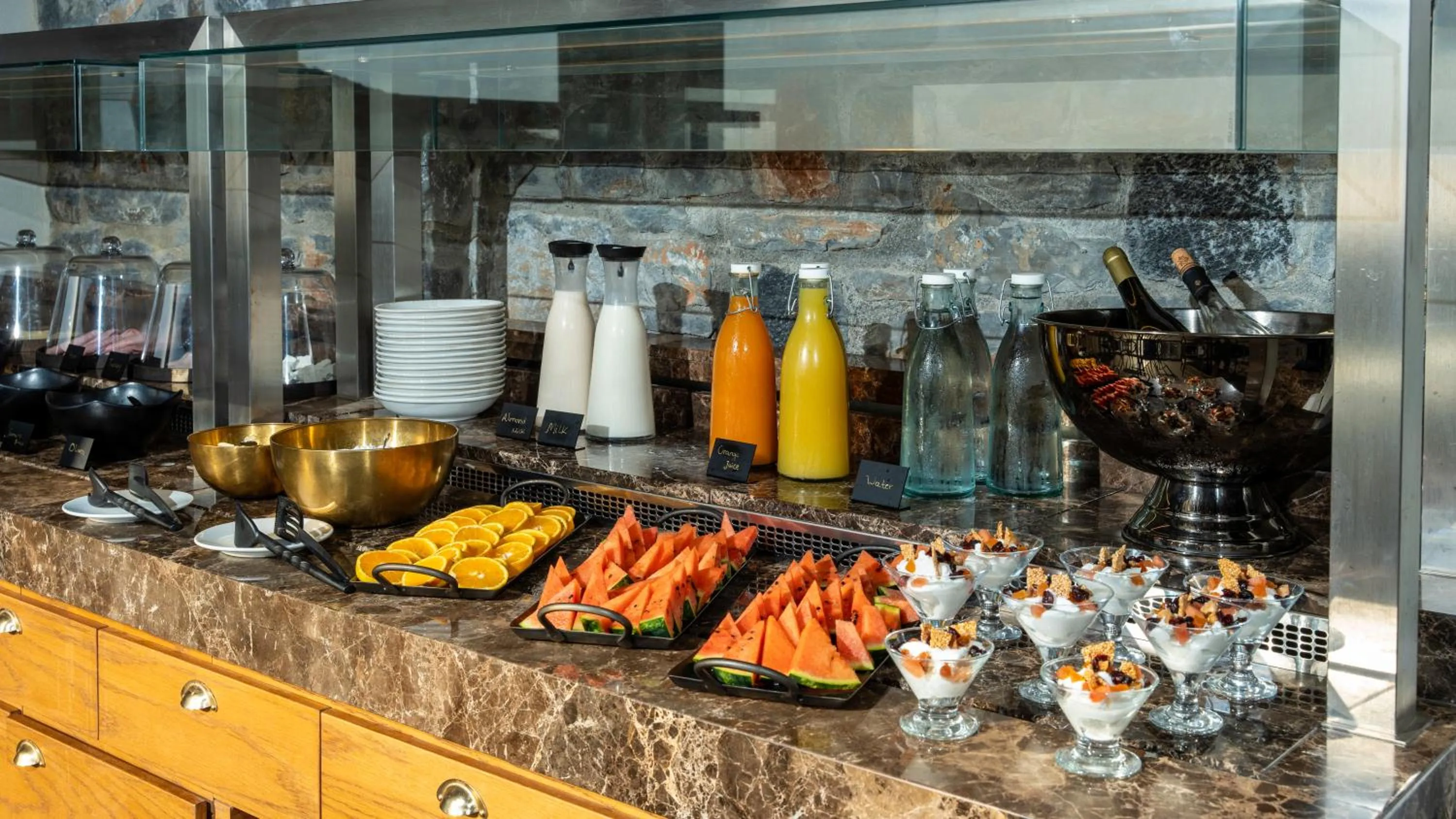 Buffet breakfast in Happy Cretan Suites