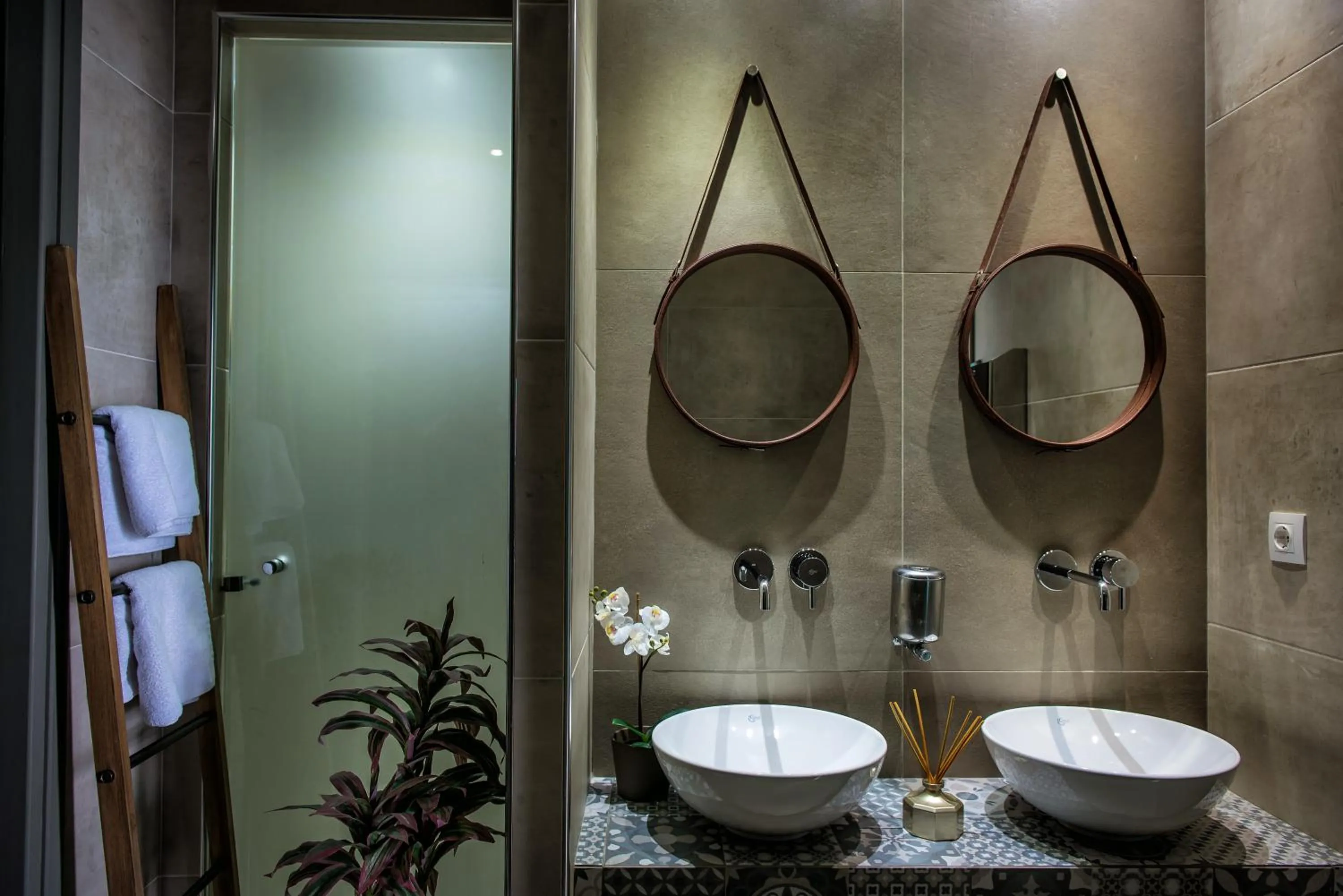 Restaurant/places to eat in Happy Cretan Suites