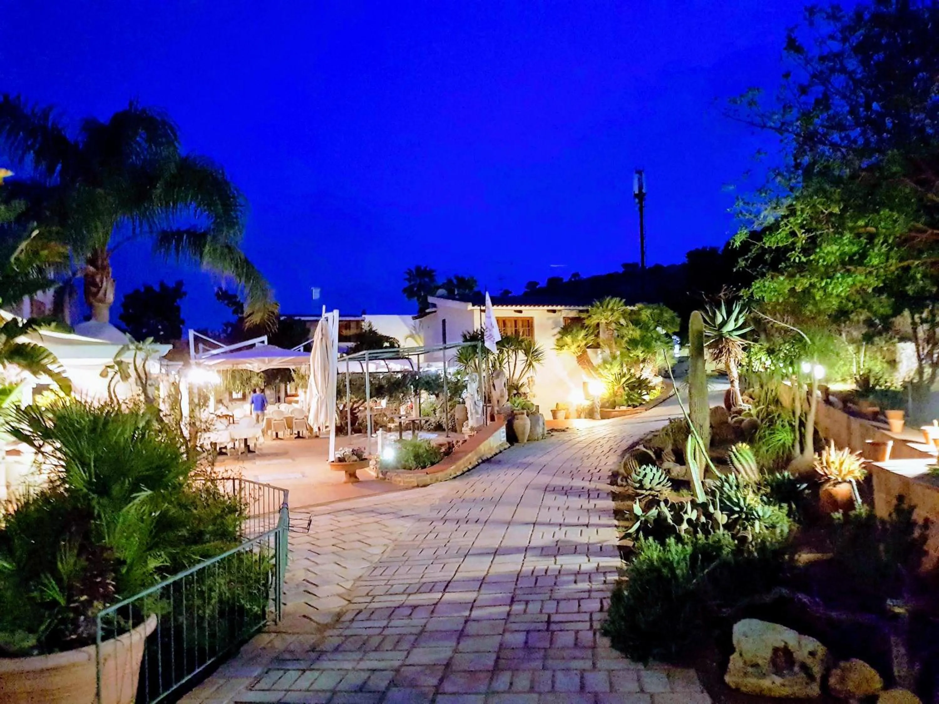 Restaurant/places to eat in Federico Re