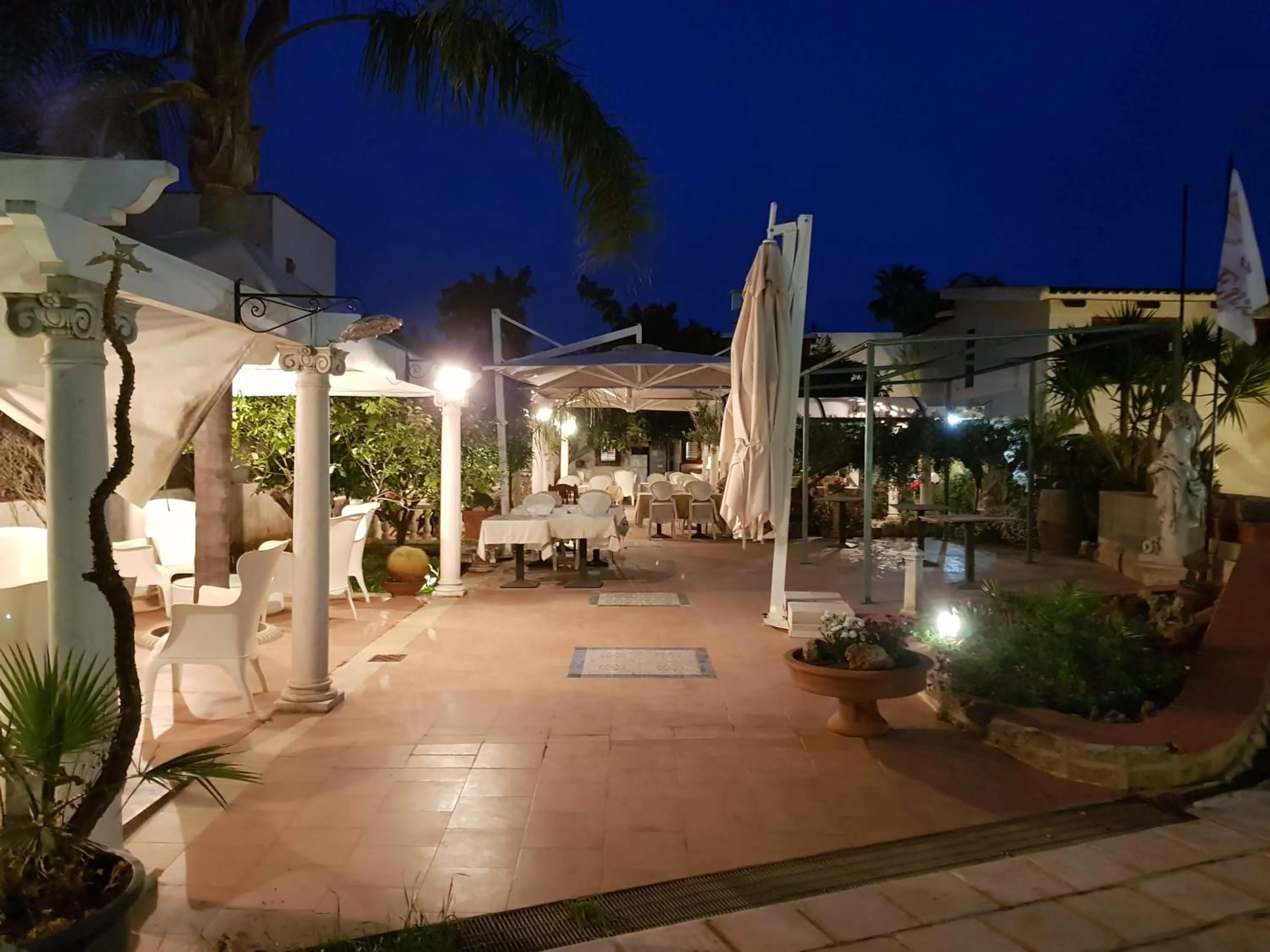 Restaurant/places to eat in Federico Re