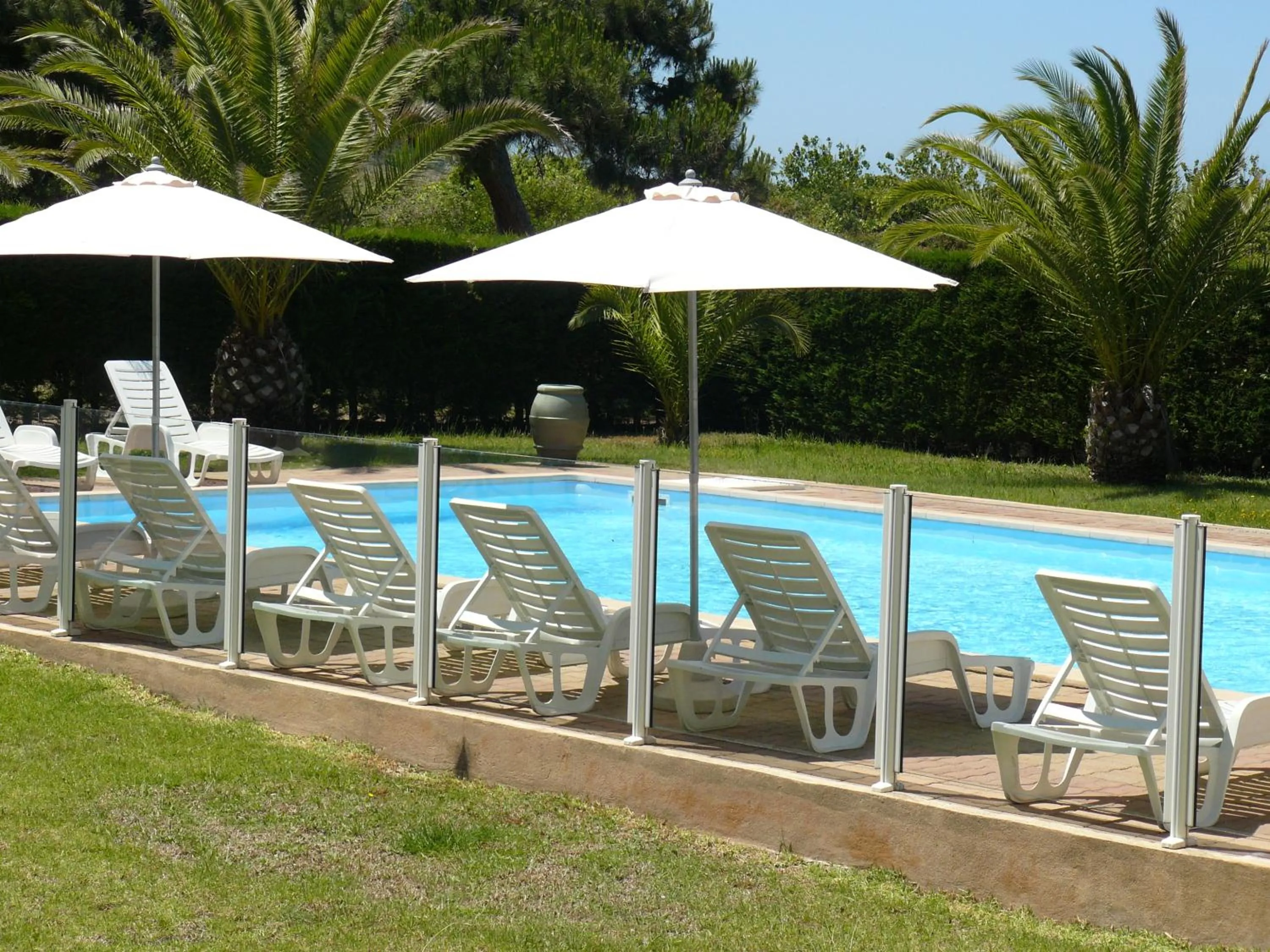 Swimming pool in Residence les Bell'ombres