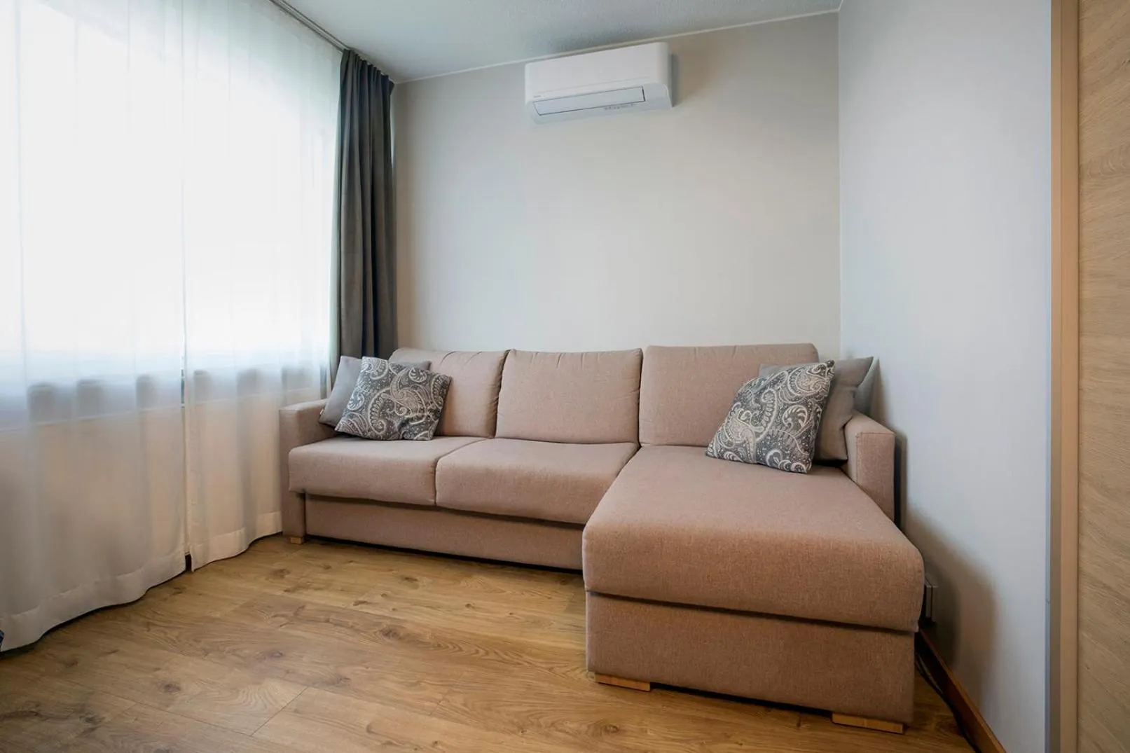 Seating area in Hotelli Toivola