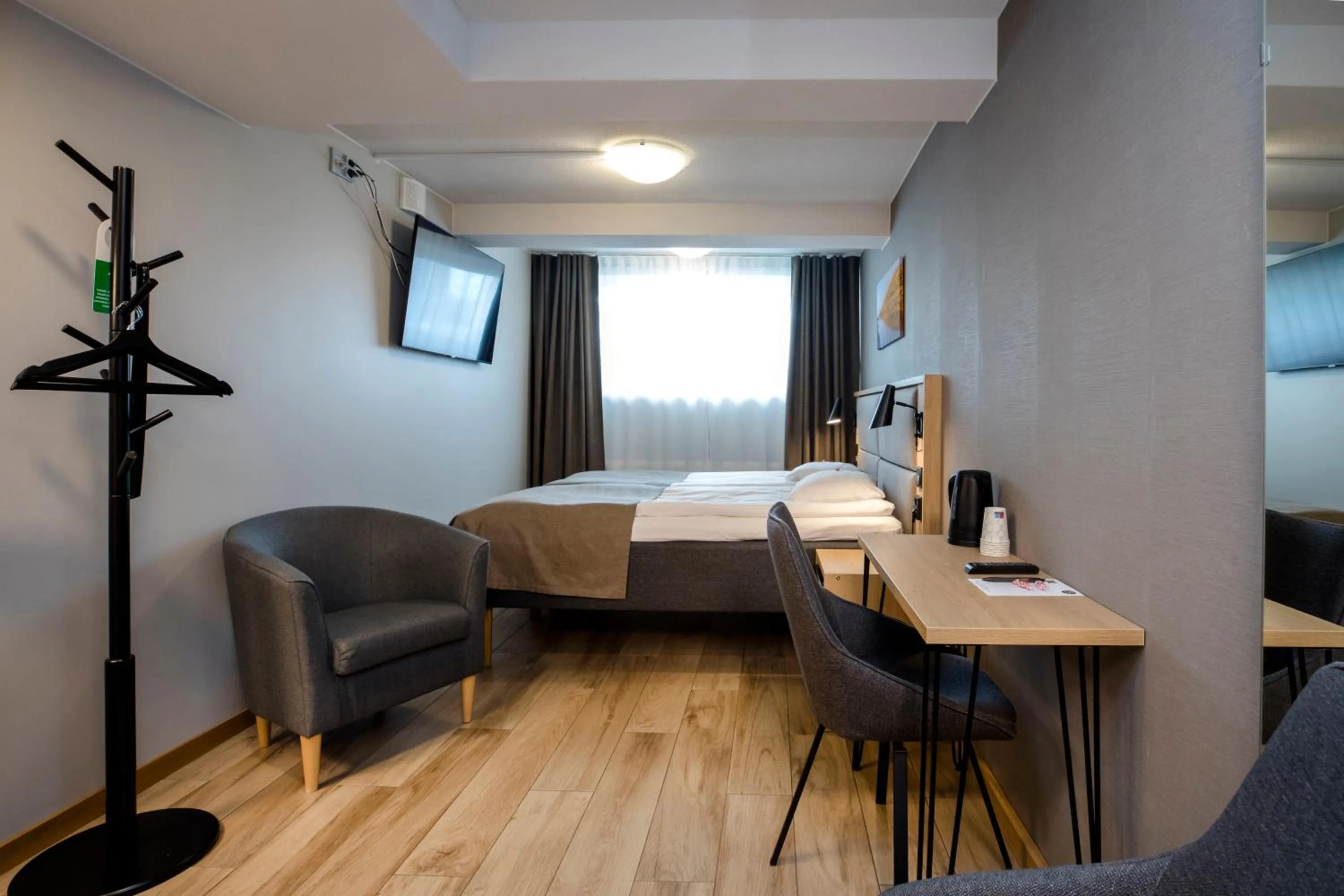 Seating area in Hotelli Toivola