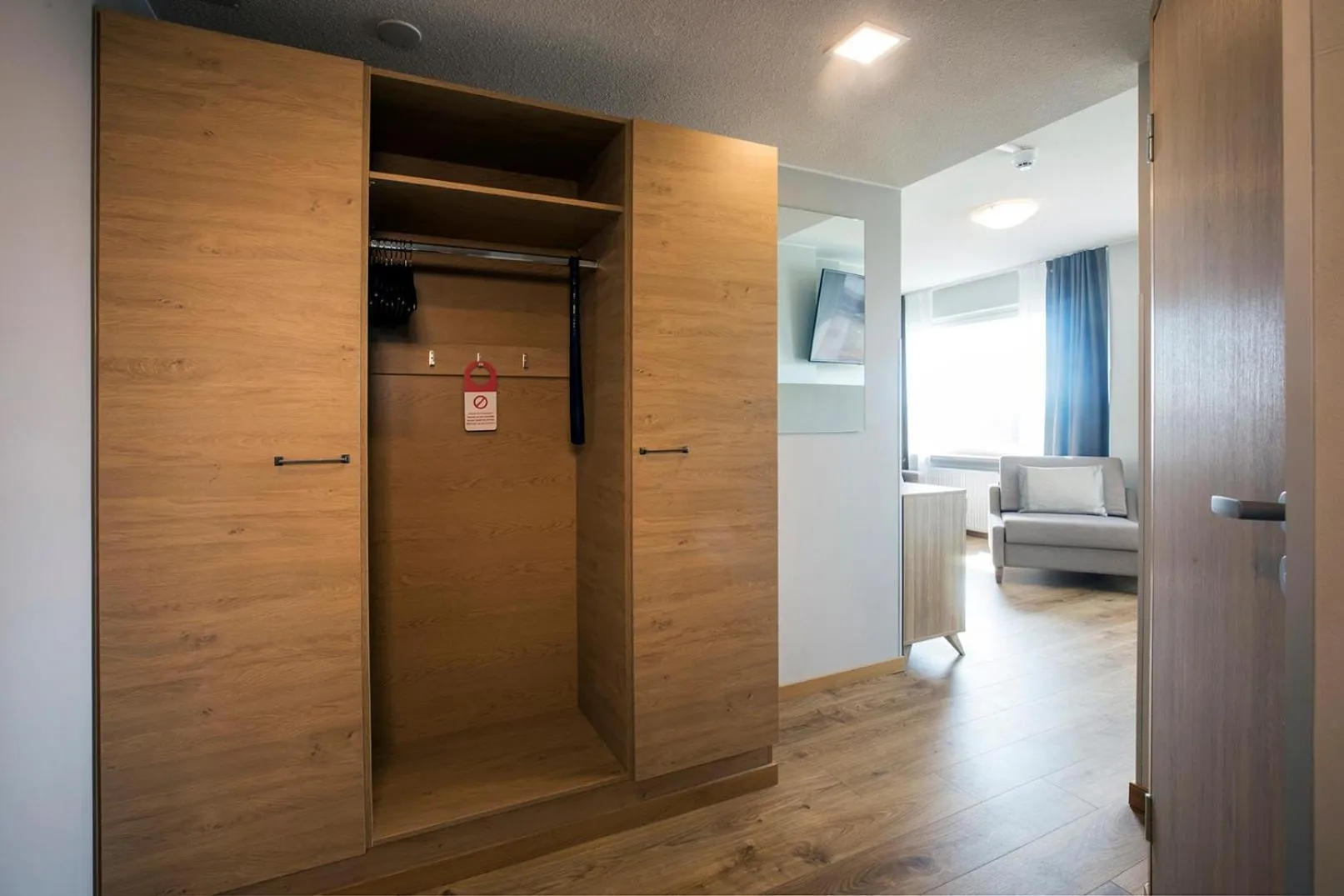 wardrobe in Hotelli Toivola