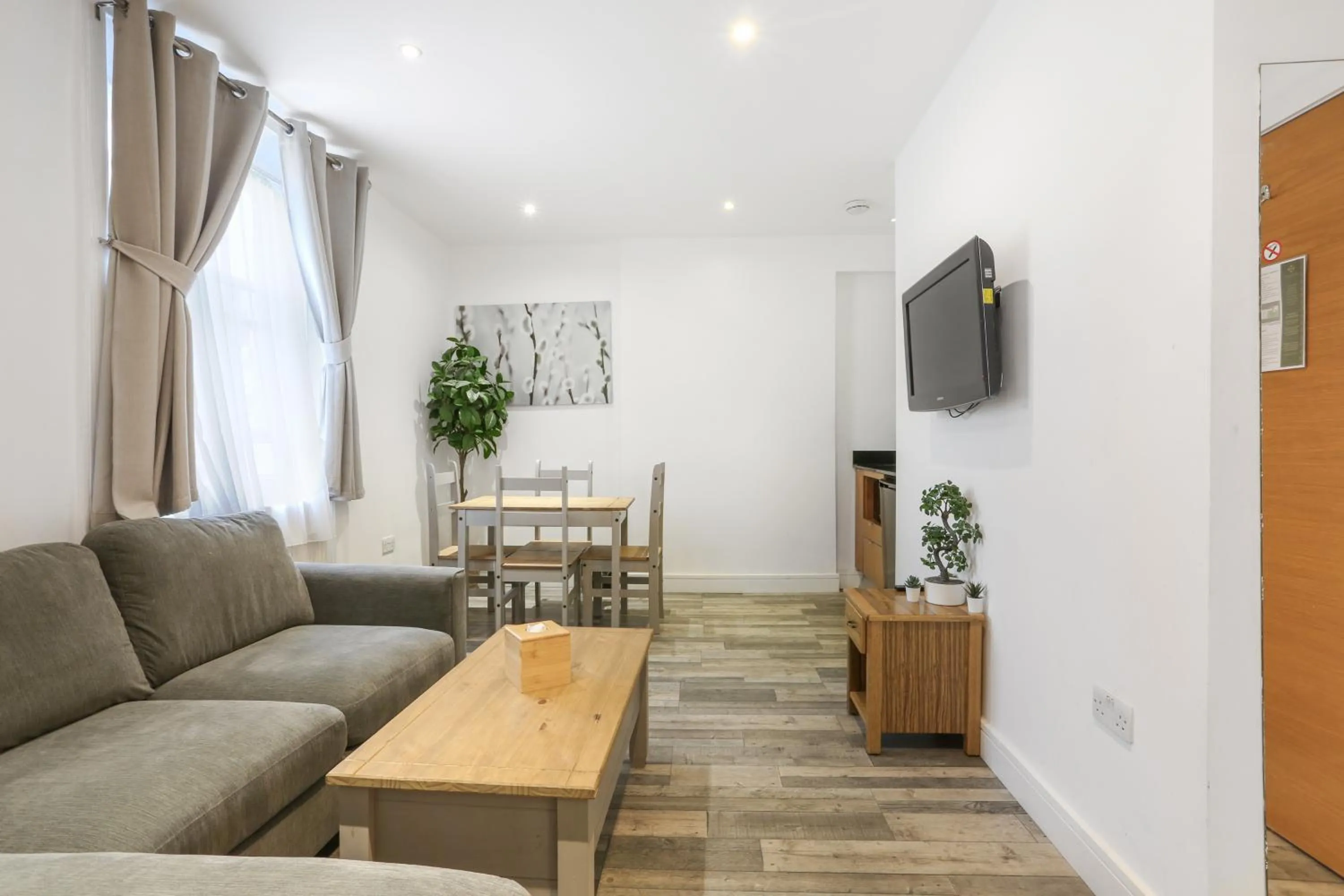 Living room in BeiRoom Hyde Park Apartments