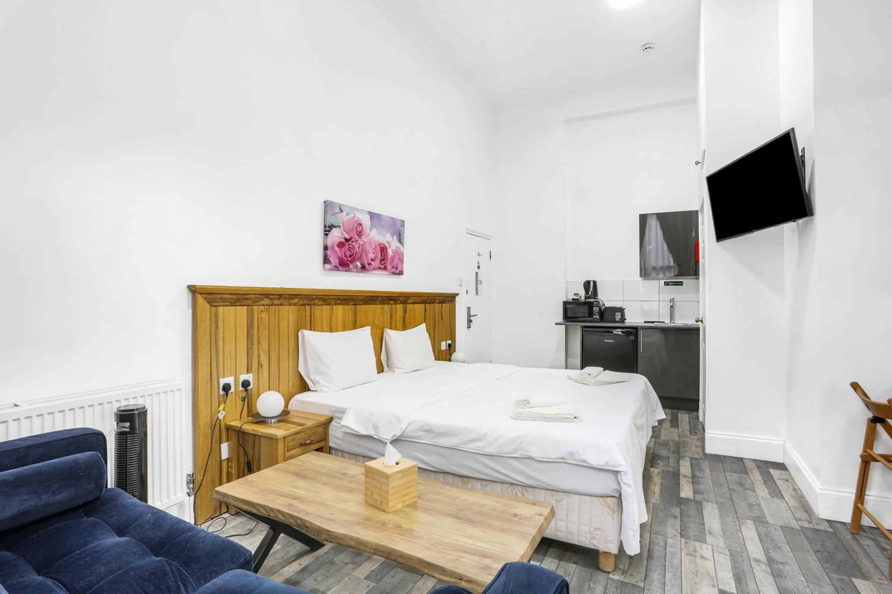 Bedroom, Bed in BeiRoom Hyde Park Apartments