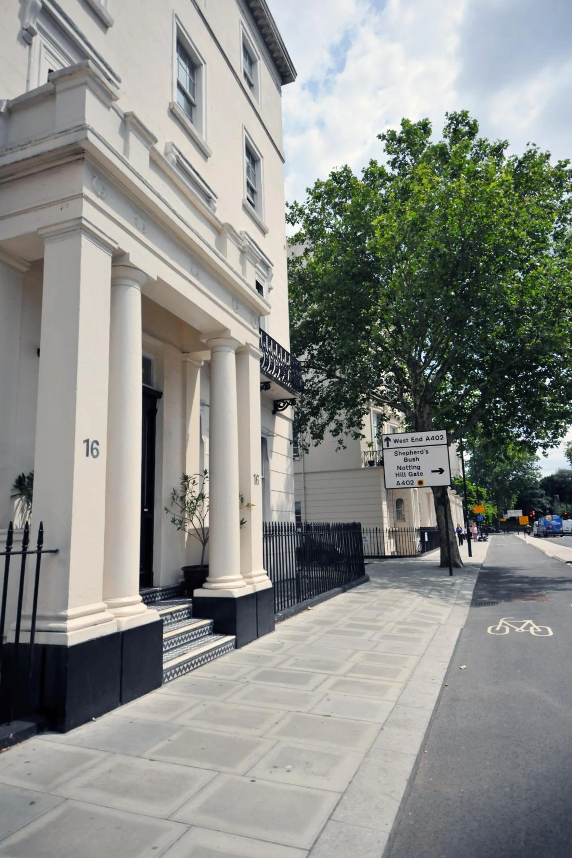 Property building in BeiRoom Hyde Park Apartments