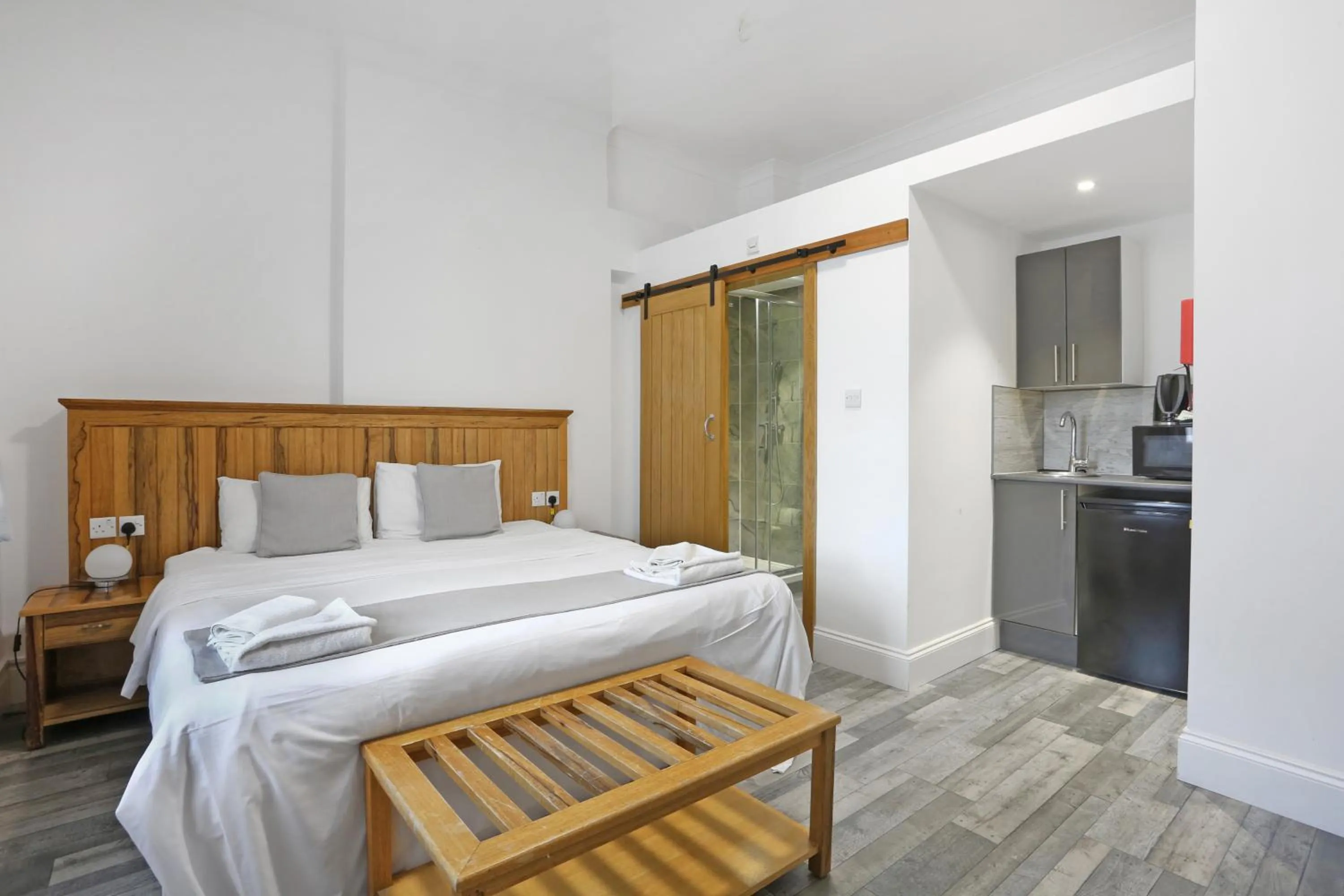 Photo of the whole room, Bed in BeiRoom Hyde Park Apartments