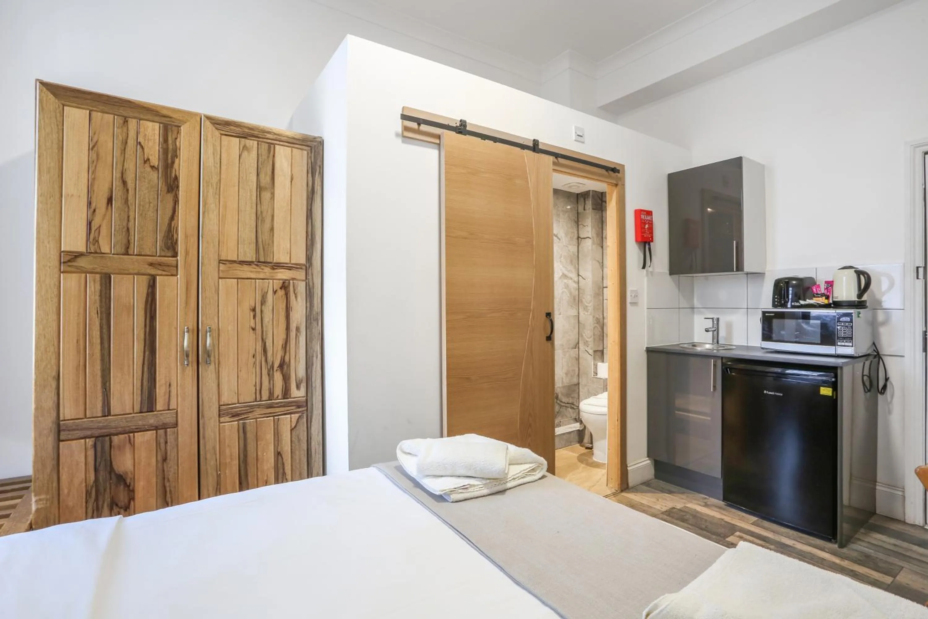 Photo of the whole room, Bed in BeiRoom Hyde Park Apartments