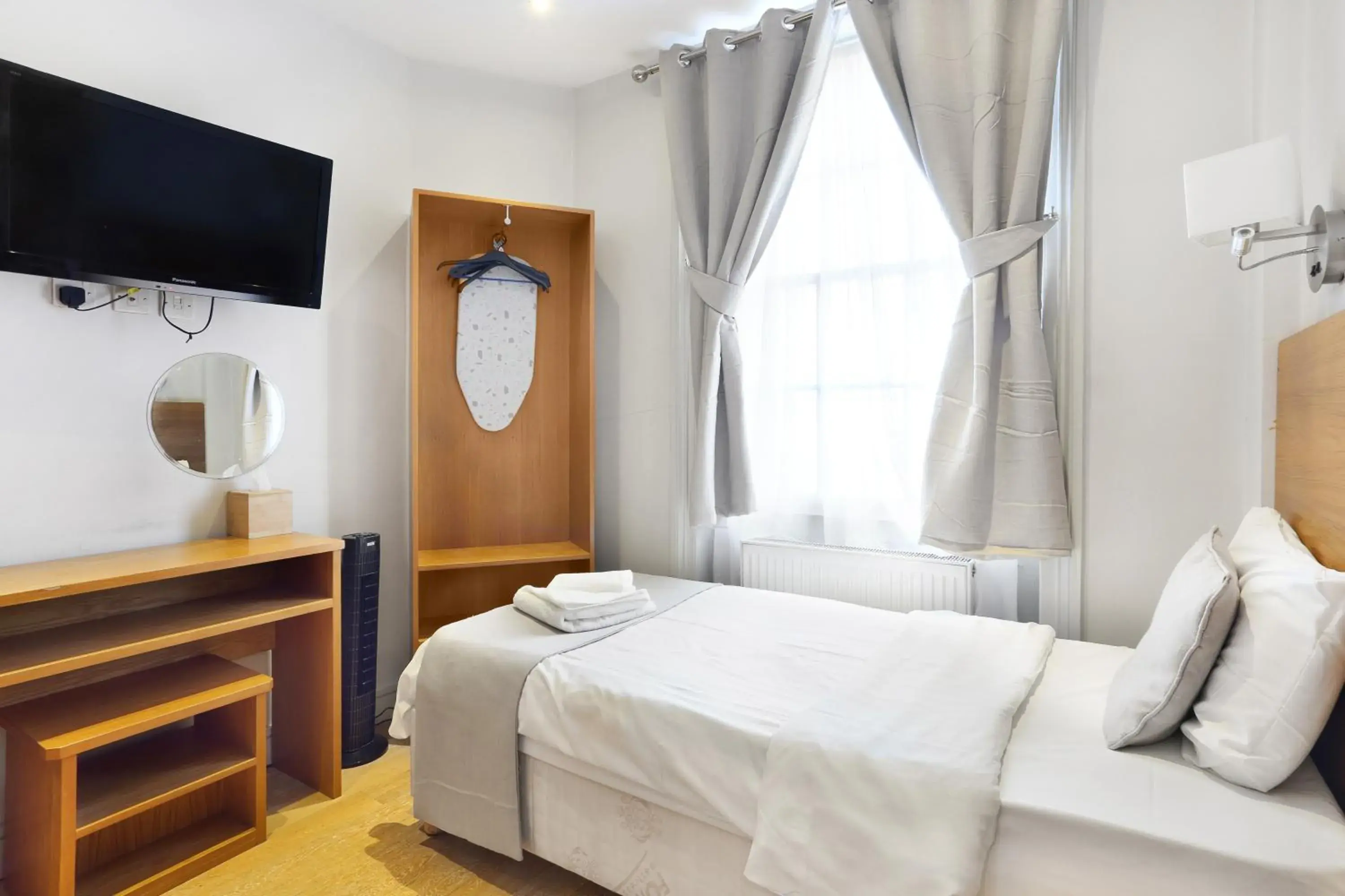 Single Room in BeiRoom Hyde Park Apartments Single Room in BeiRoom Hyde Park Apartments