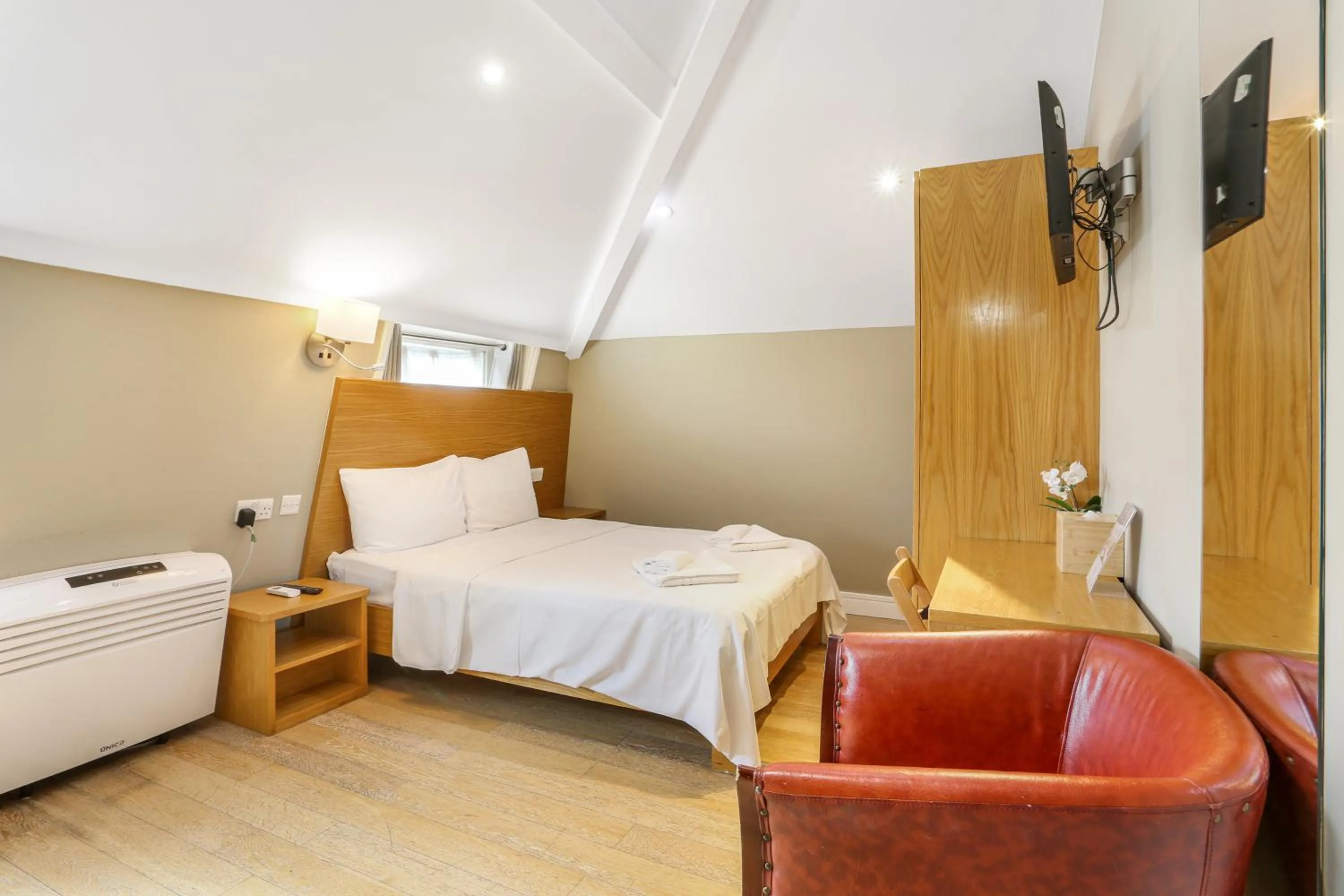 Bedroom, Bed in BeiRoom Hyde Park Apartments