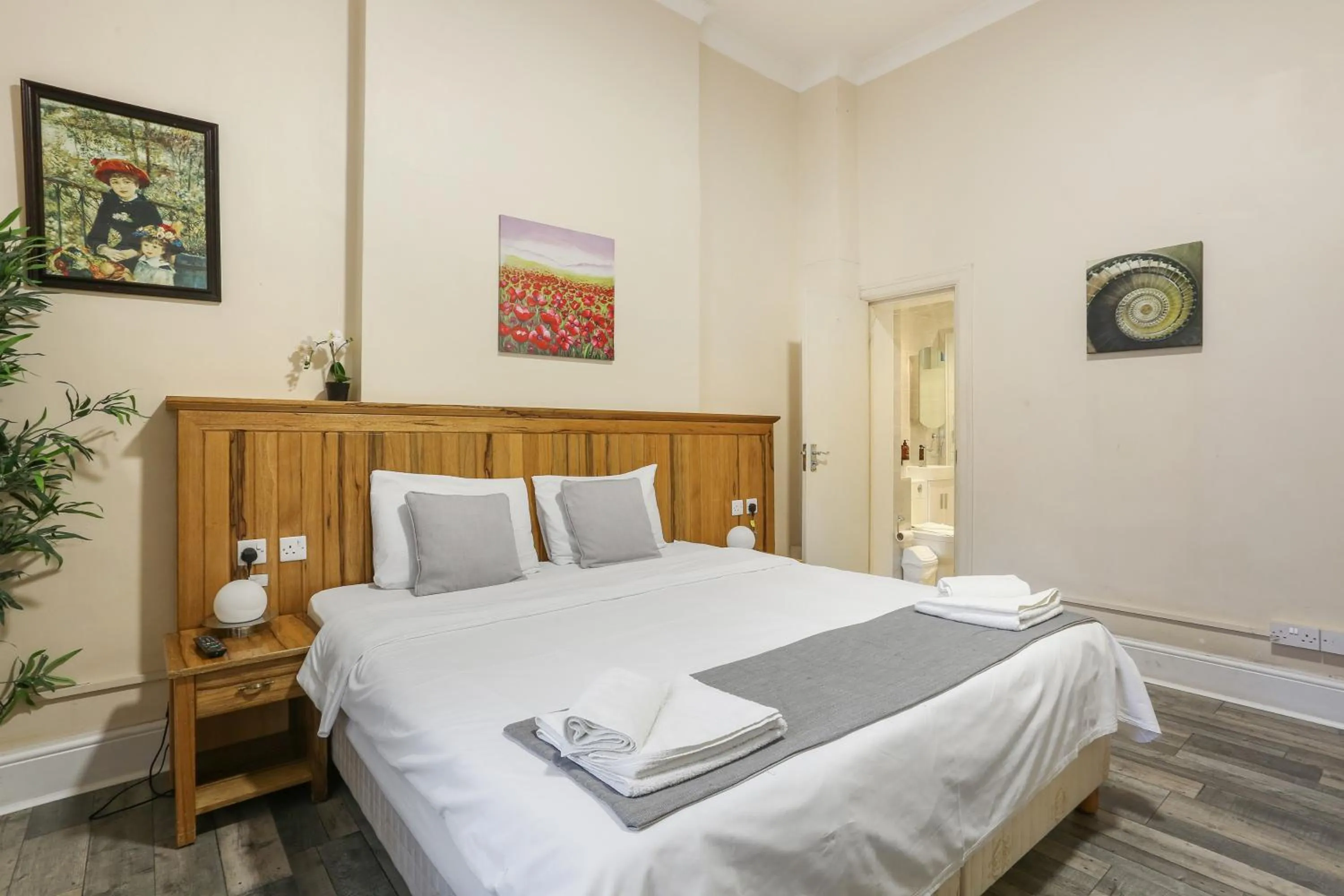 Bed in BeiRoom Hyde Park Apartments