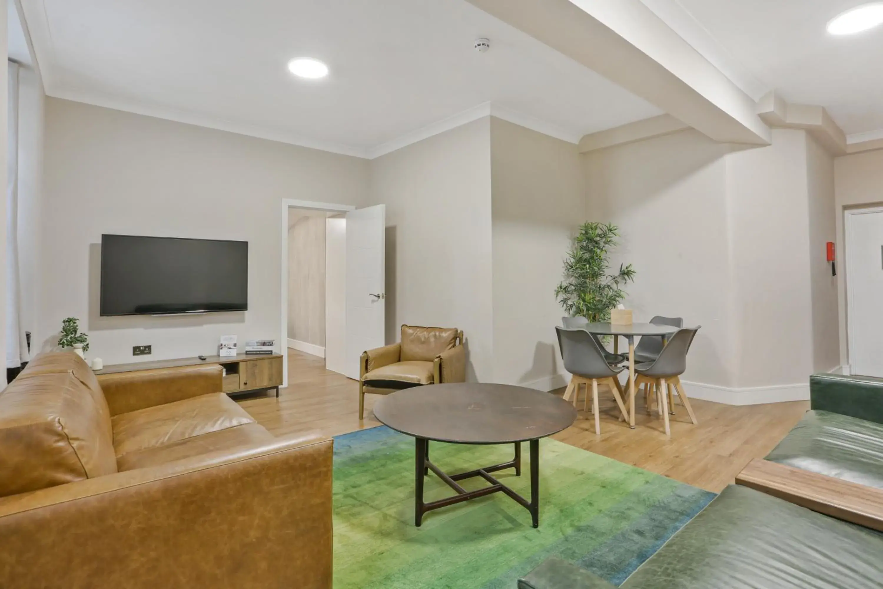 Living room in BeiRoom Hyde Park Apartments Living room in BeiRoom Hyde Park Apartments