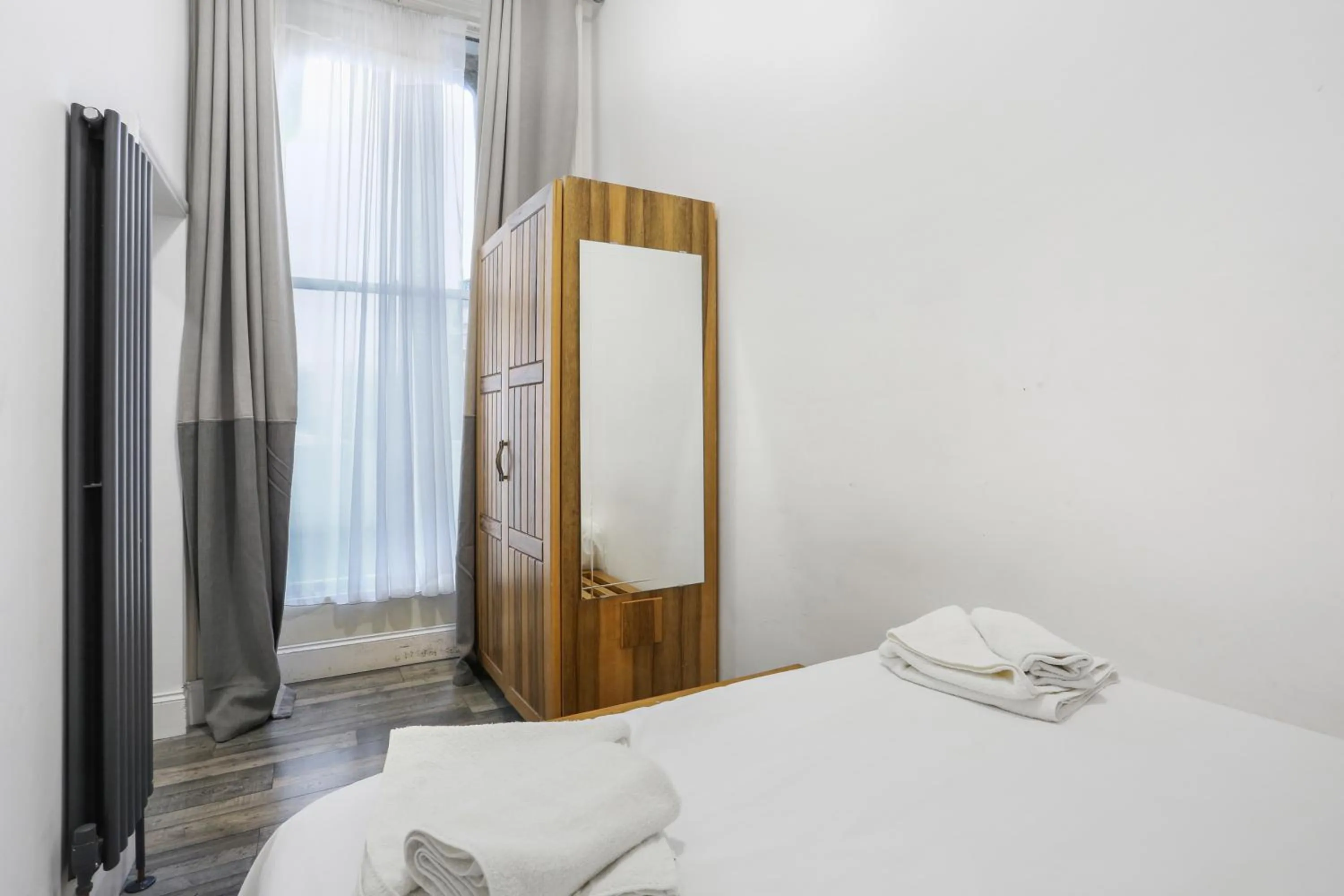 Bedroom, Bed in BeiRoom Hyde Park Apartments