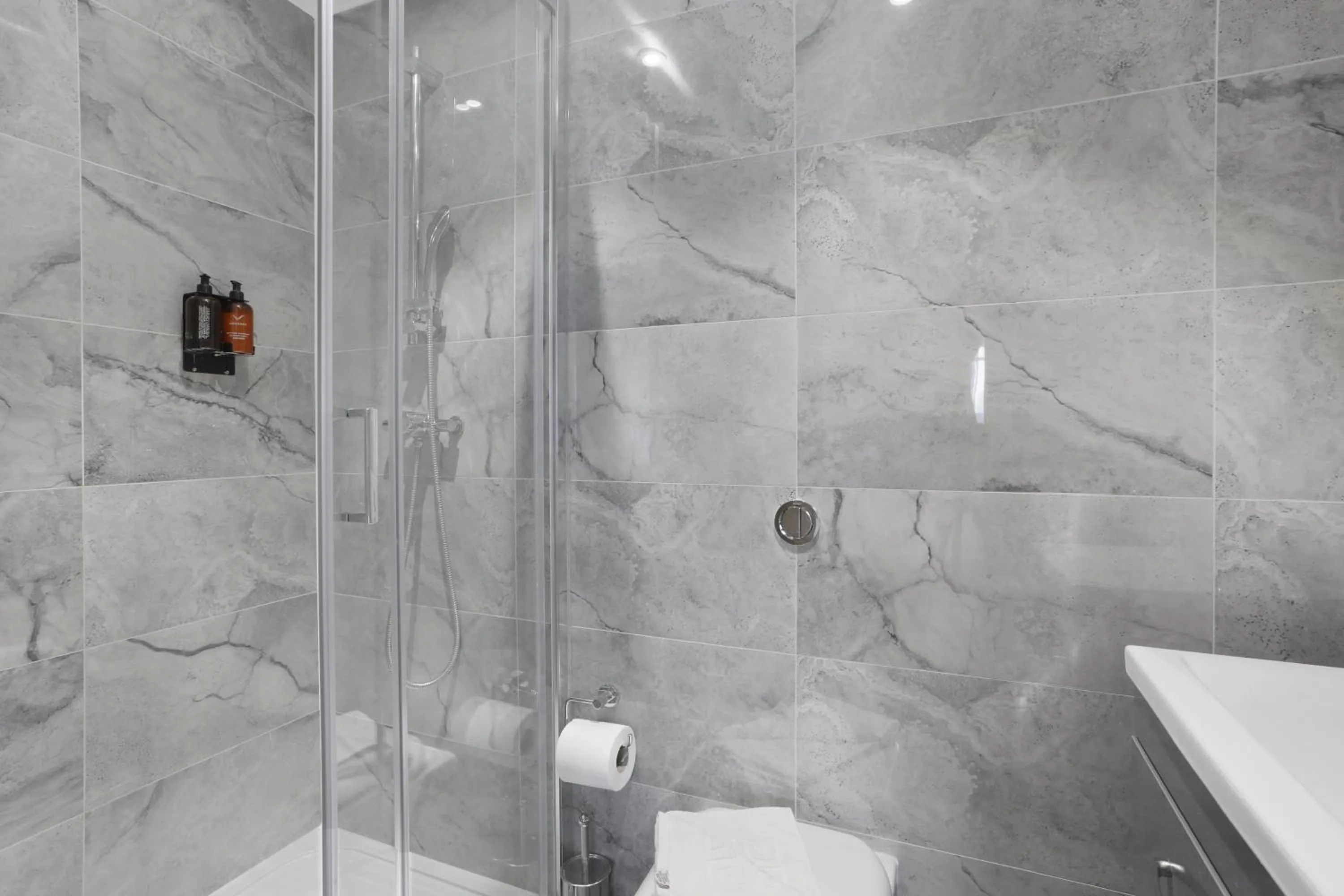 Bathroom in BeiRoom Hyde Park Apartments