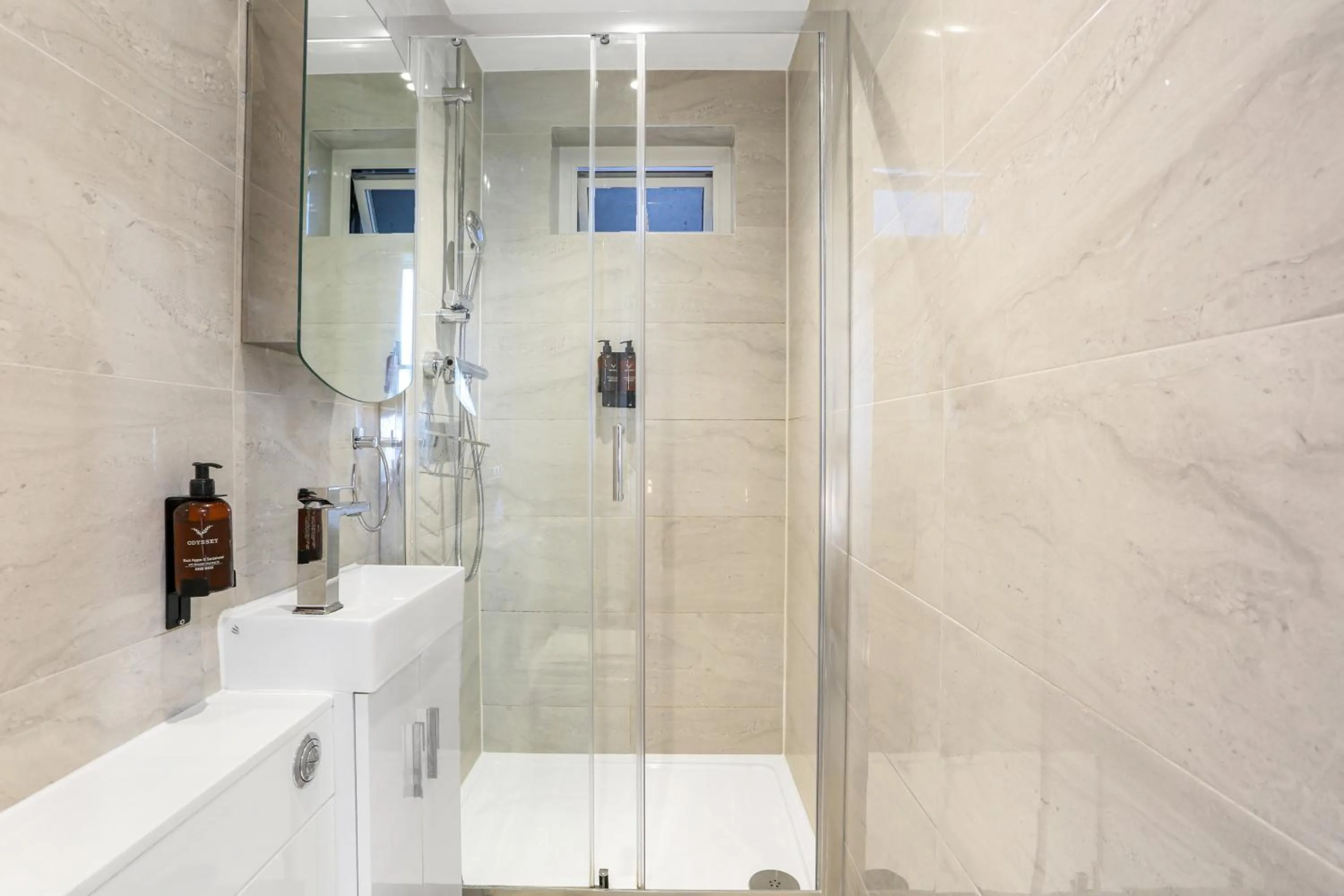 Bathroom in BeiRoom Hyde Park Apartments