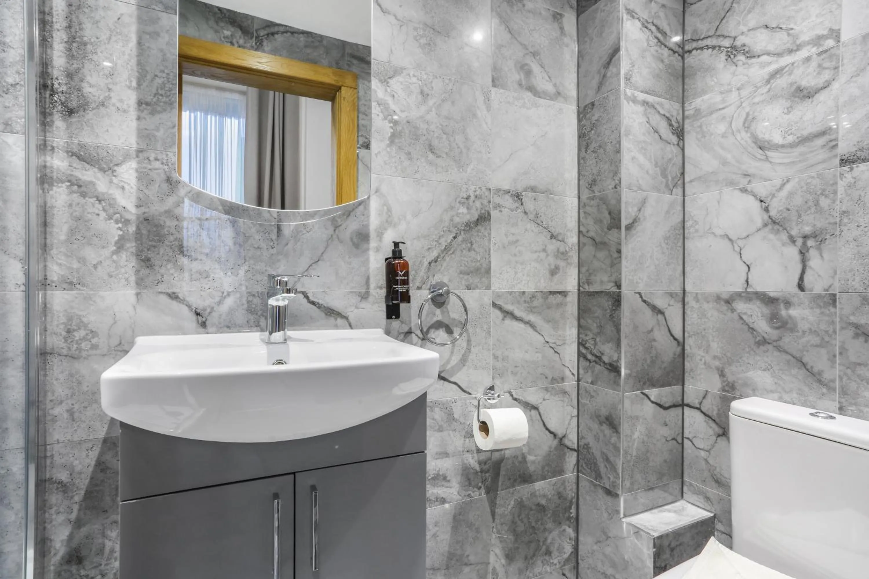 Bathroom in BeiRoom Hyde Park Apartments