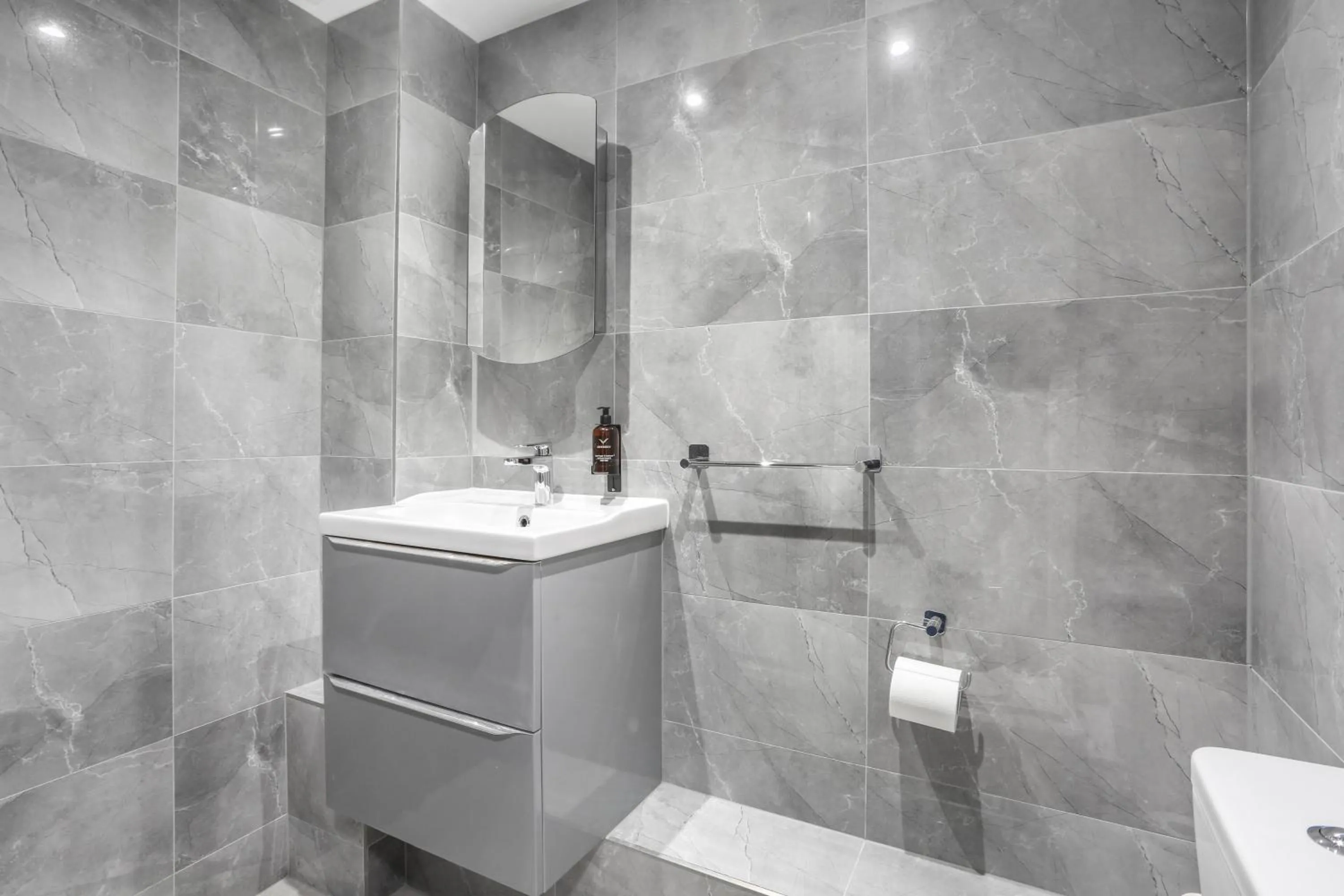 Bathroom in BeiRoom Hyde Park Apartments