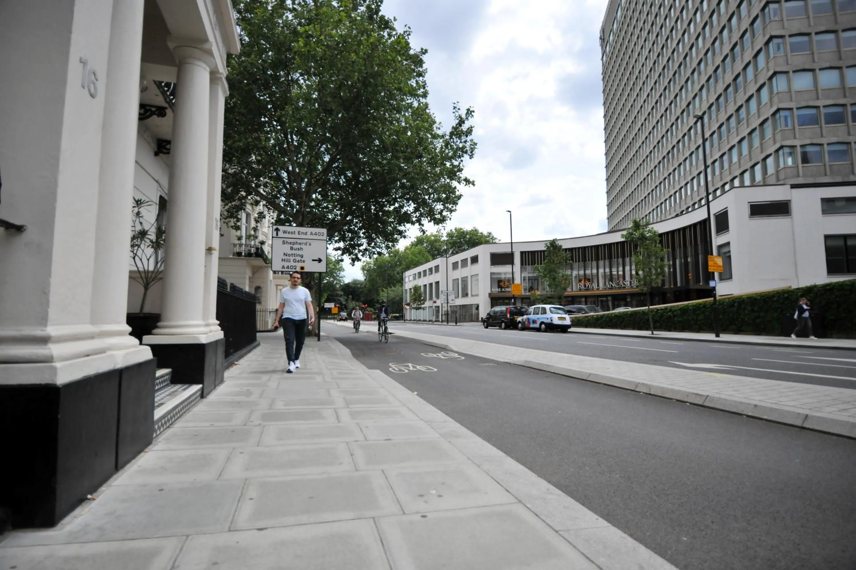 Property building in BeiRoom Hyde Park Apartments