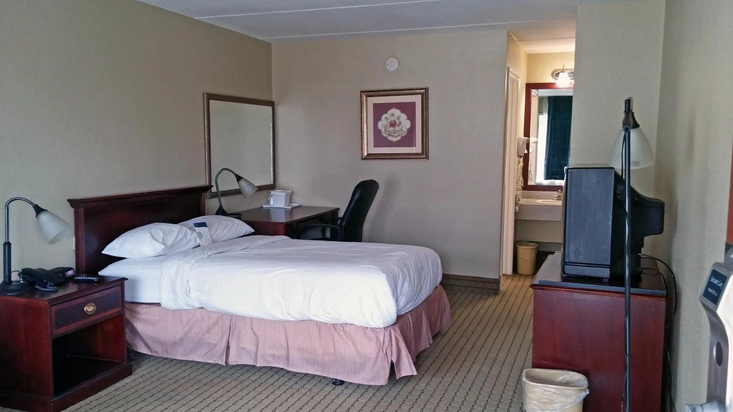 Photo of the whole room, Bed in Motel 6-Brunswick, GA Photo of the whole room, Bed in Motel 6-Brunswick, GA