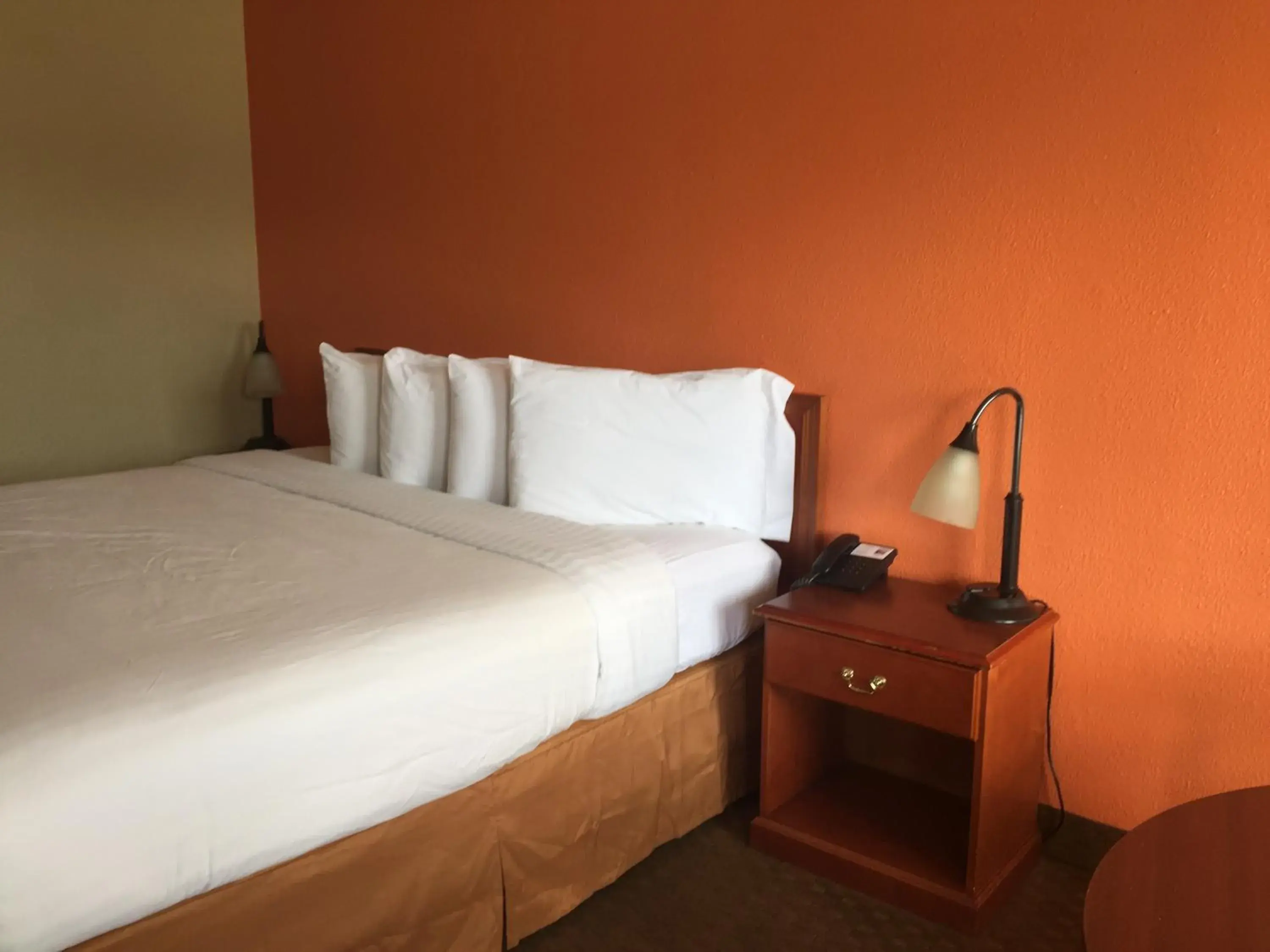 Bedroom, Bed in Motel 6-Brunswick, GA Bedroom, Bed in Motel 6-Brunswick, GA