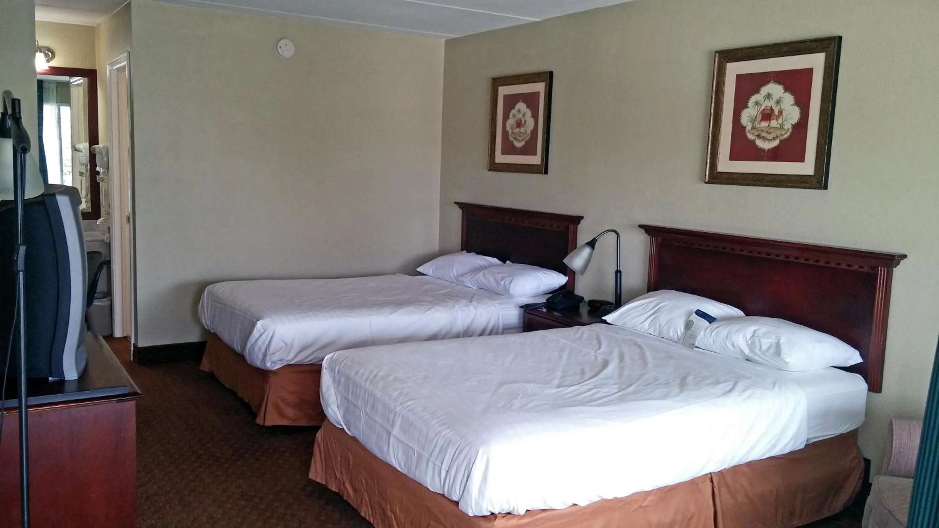 Bed in Motel 6-Brunswick, GA