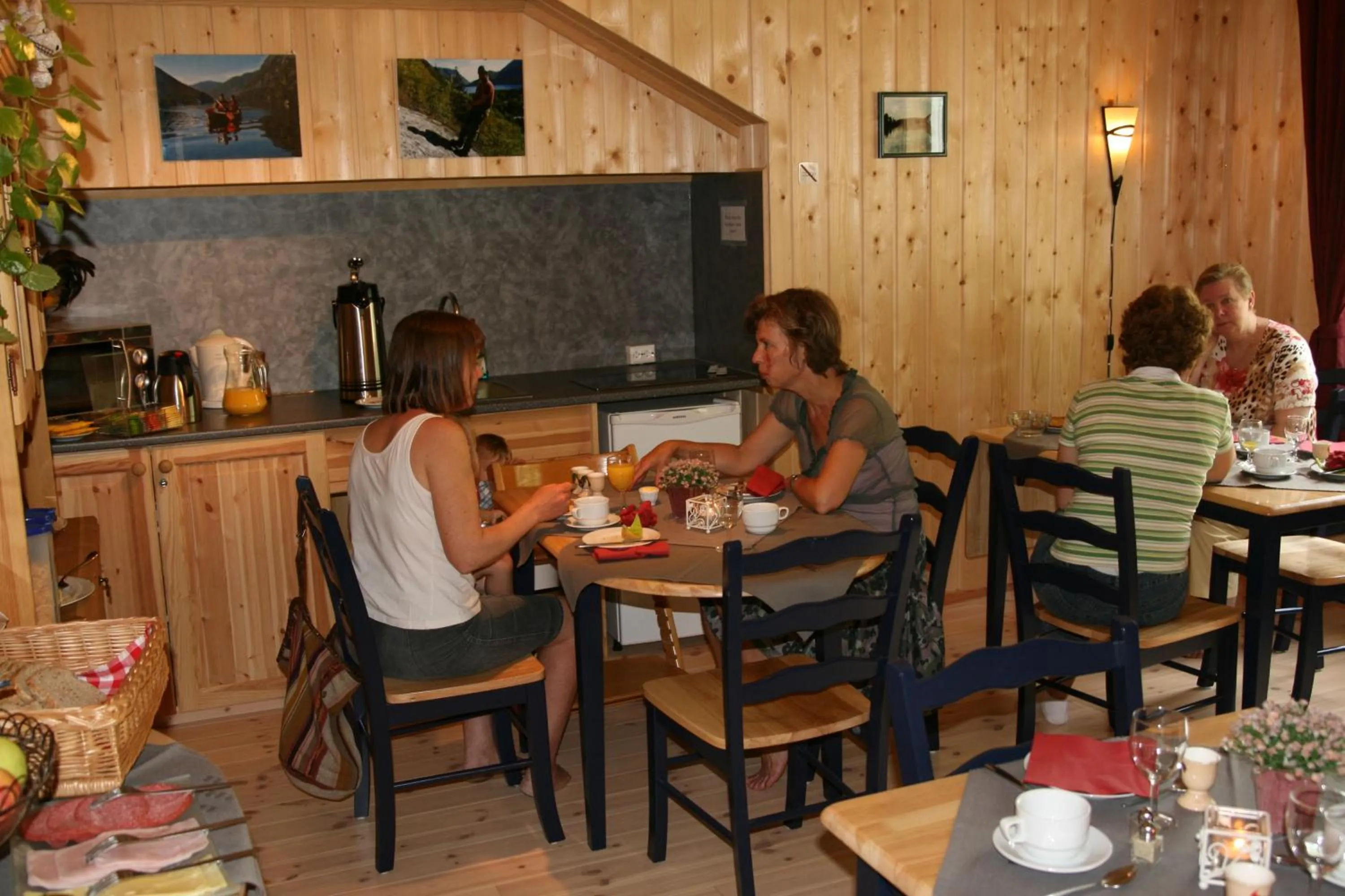 Restaurant/places to eat in Dalen Bed & Breakfast