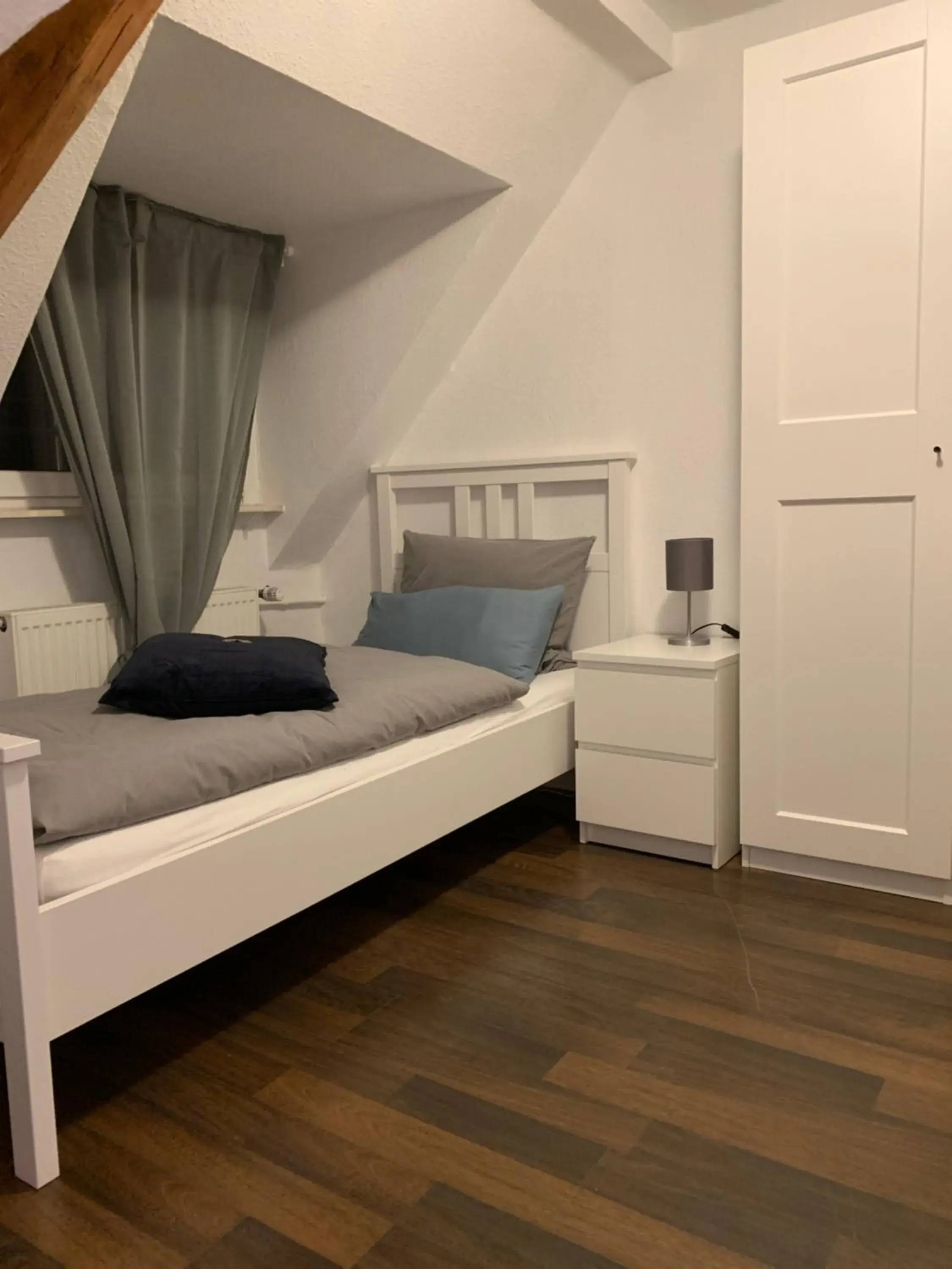 Single Room with Private External Bathroom in Zum armen Mann Single Room with Private External Bathroom in Zum armen Mann