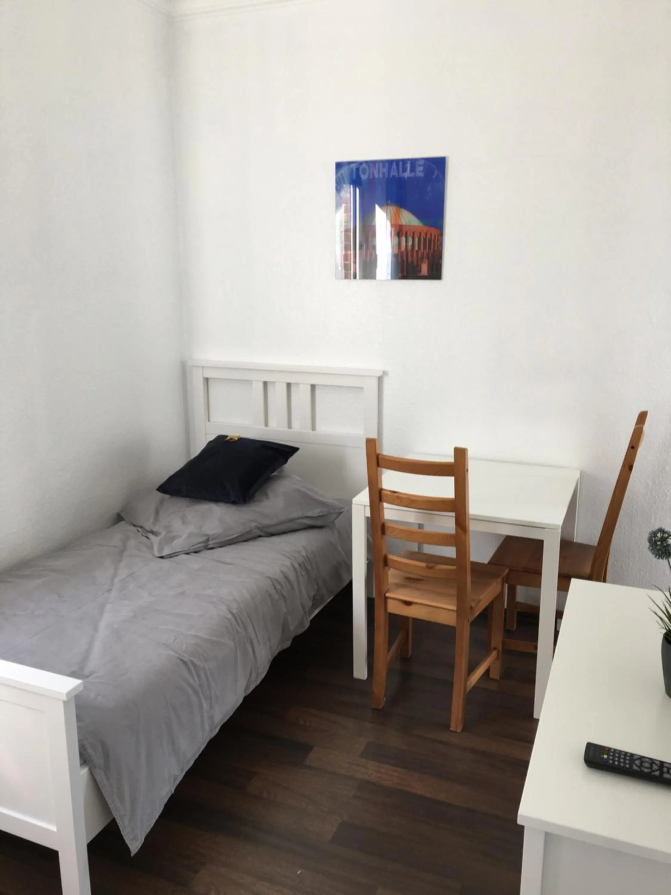 Bedroom, Bed in Zum armen Mann