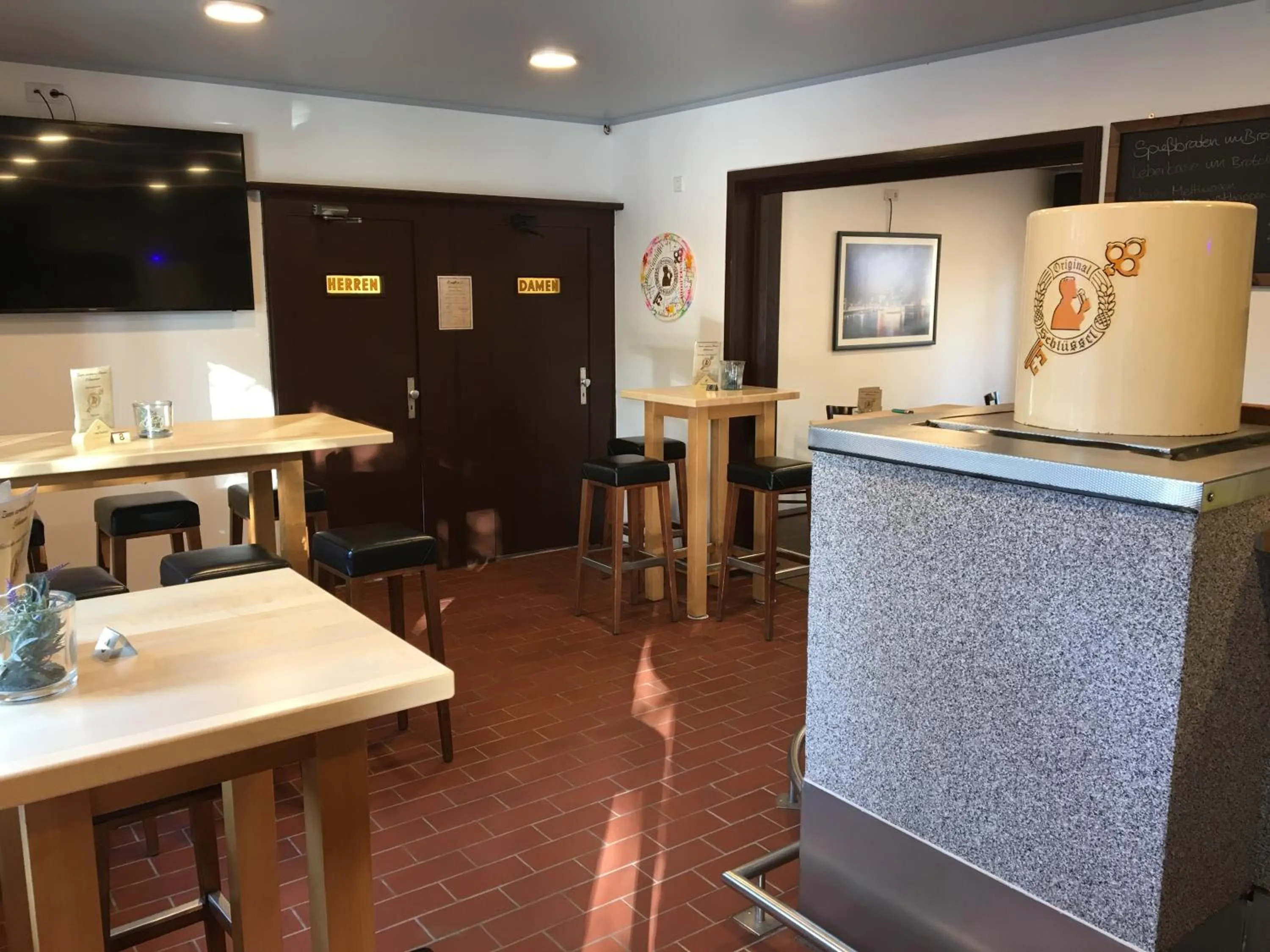 Restaurant/places to eat in Zum armen Mann