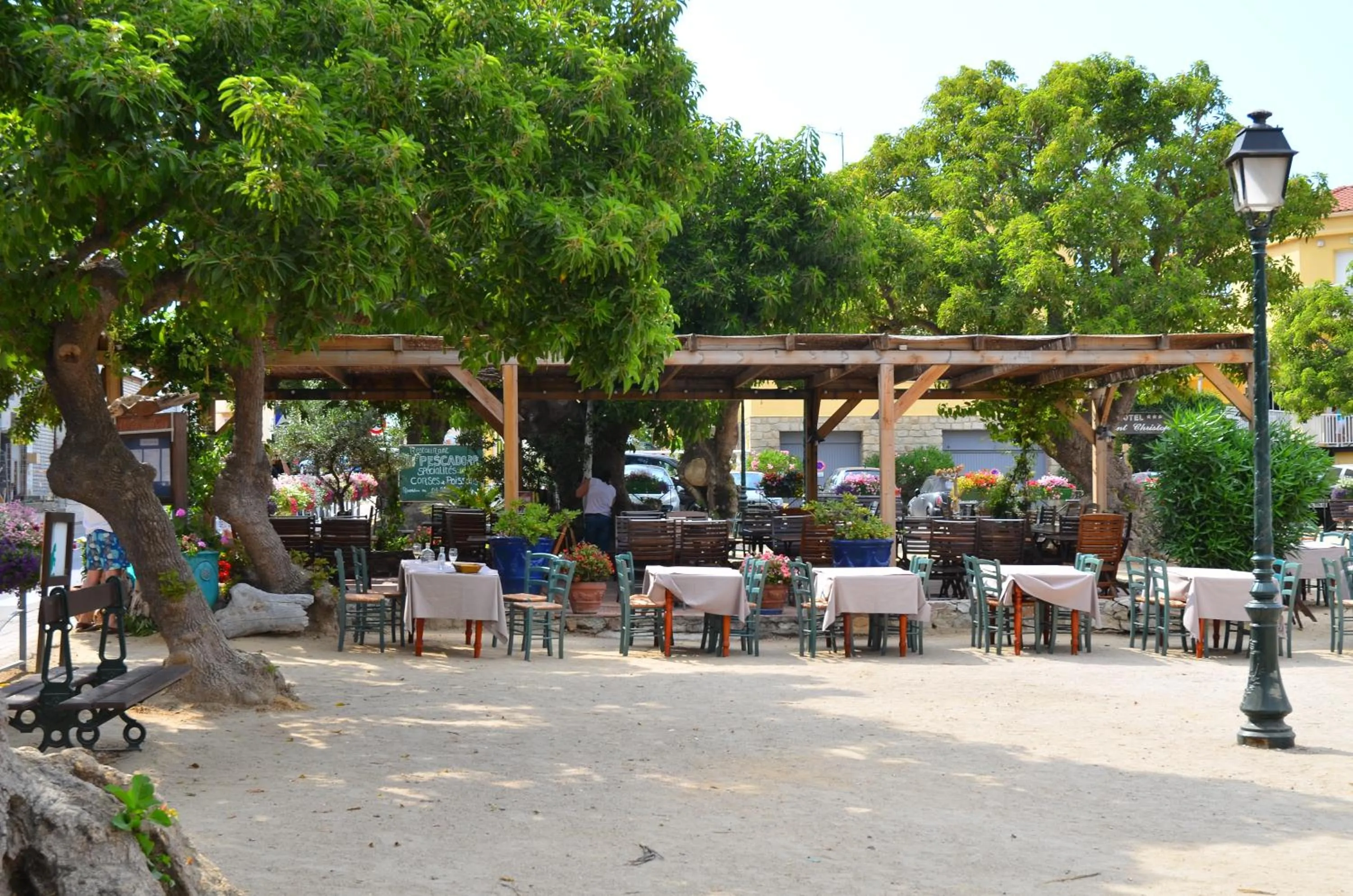 Restaurant/places to eat in Hôtel Méditerranée