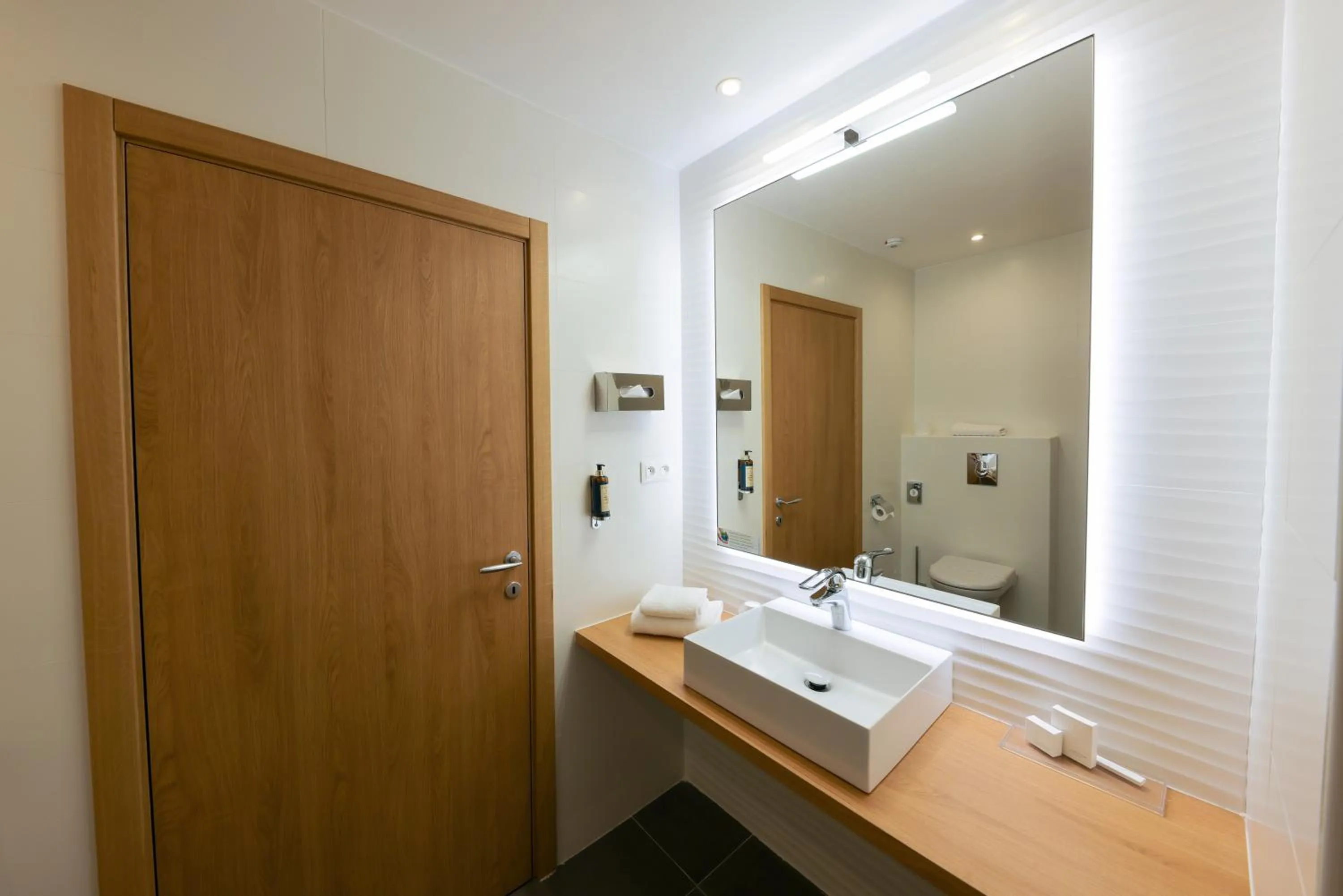 Bathroom in Hôtel Méditerranée