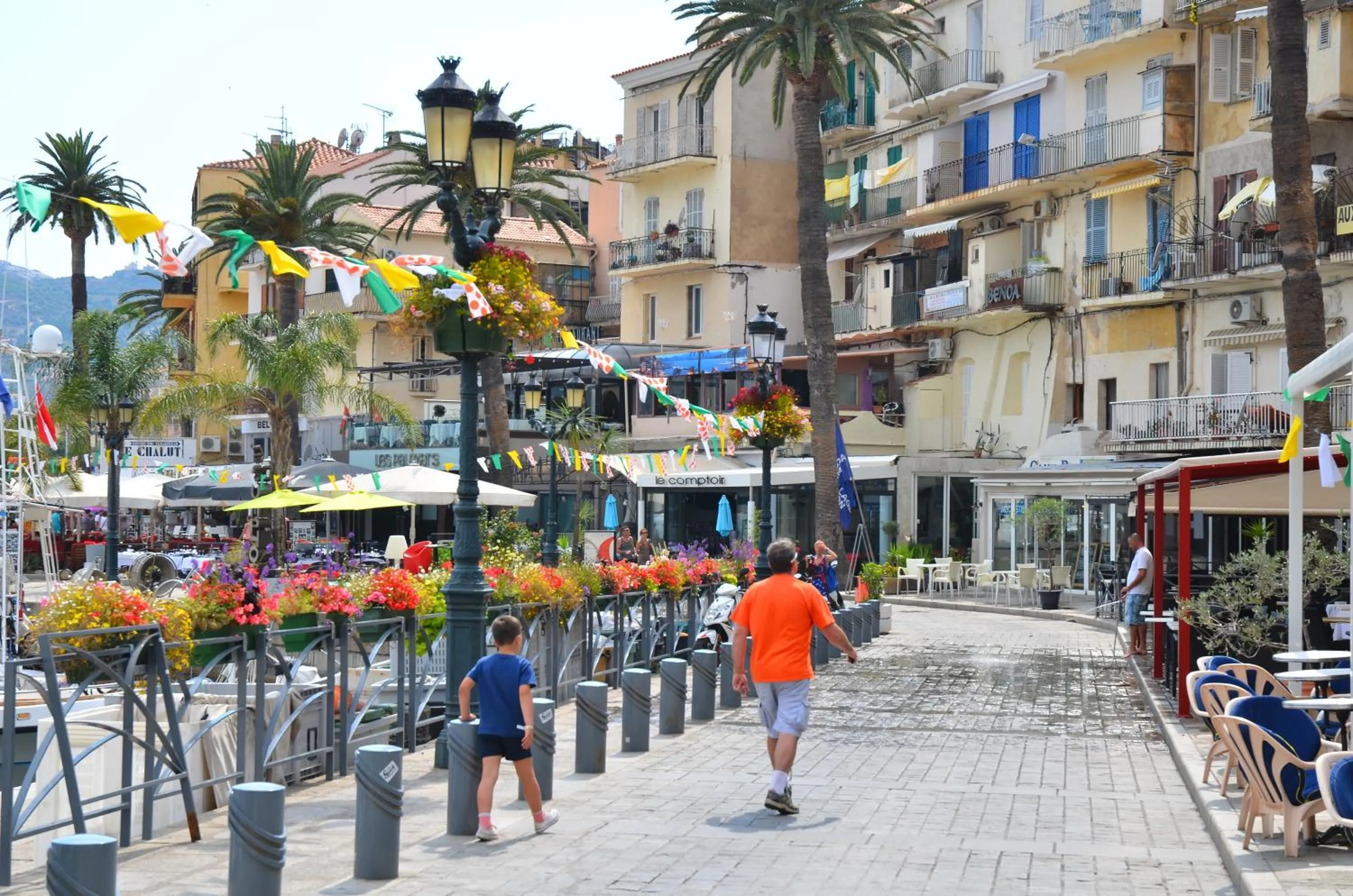 Restaurant/places to eat in Hôtel Méditerranée