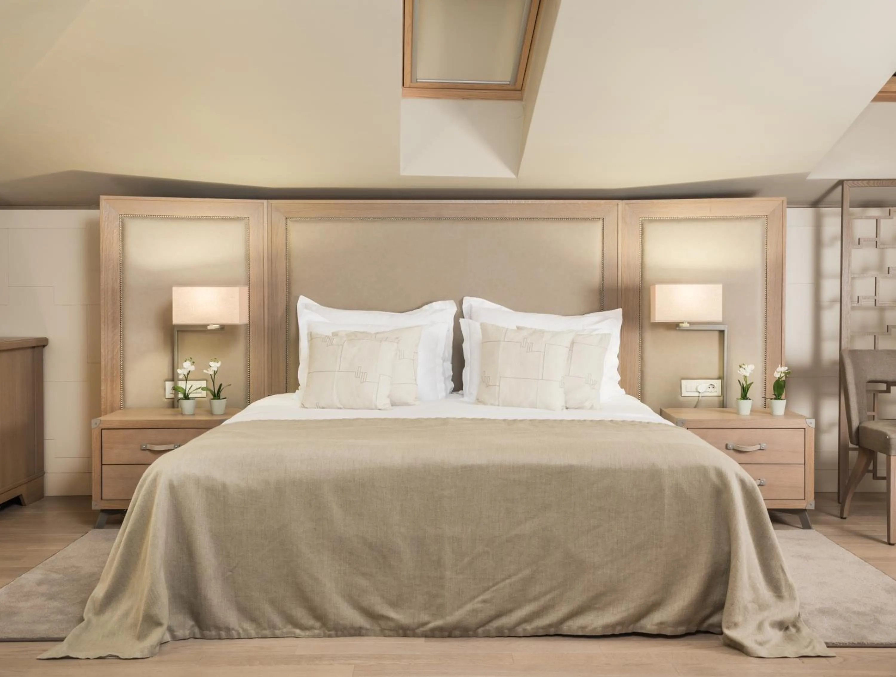 Superior Junior Suite in Art Hotel Kalelarga