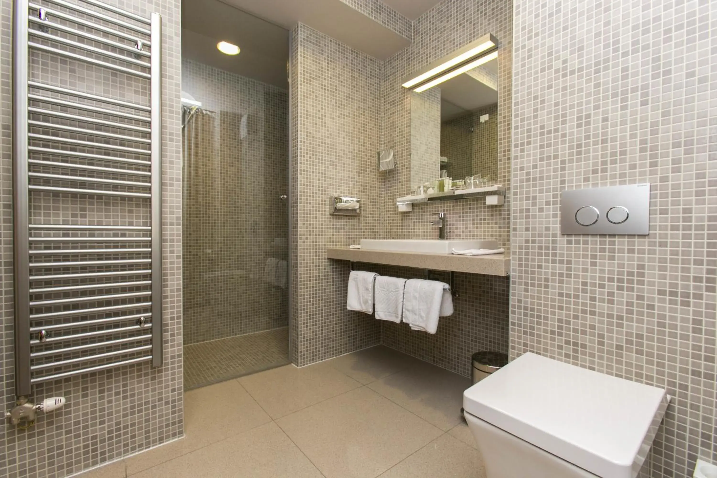 Superior Double or Twin Room in Art Hotel Kalelarga Superior Double or Twin Room in Art Hotel Kalelarga