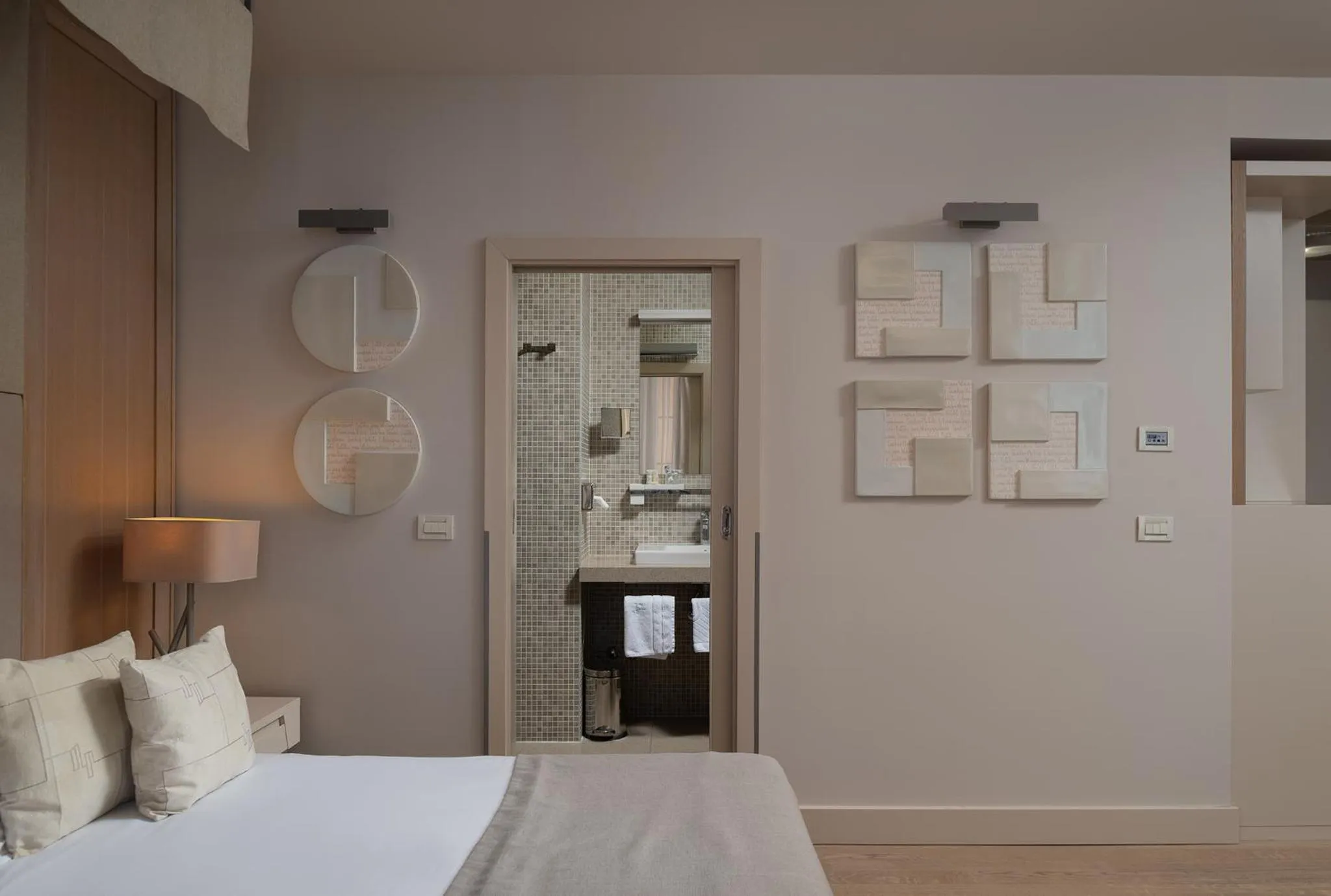 Decorative detail, Bed in Art Hotel Kalelarga