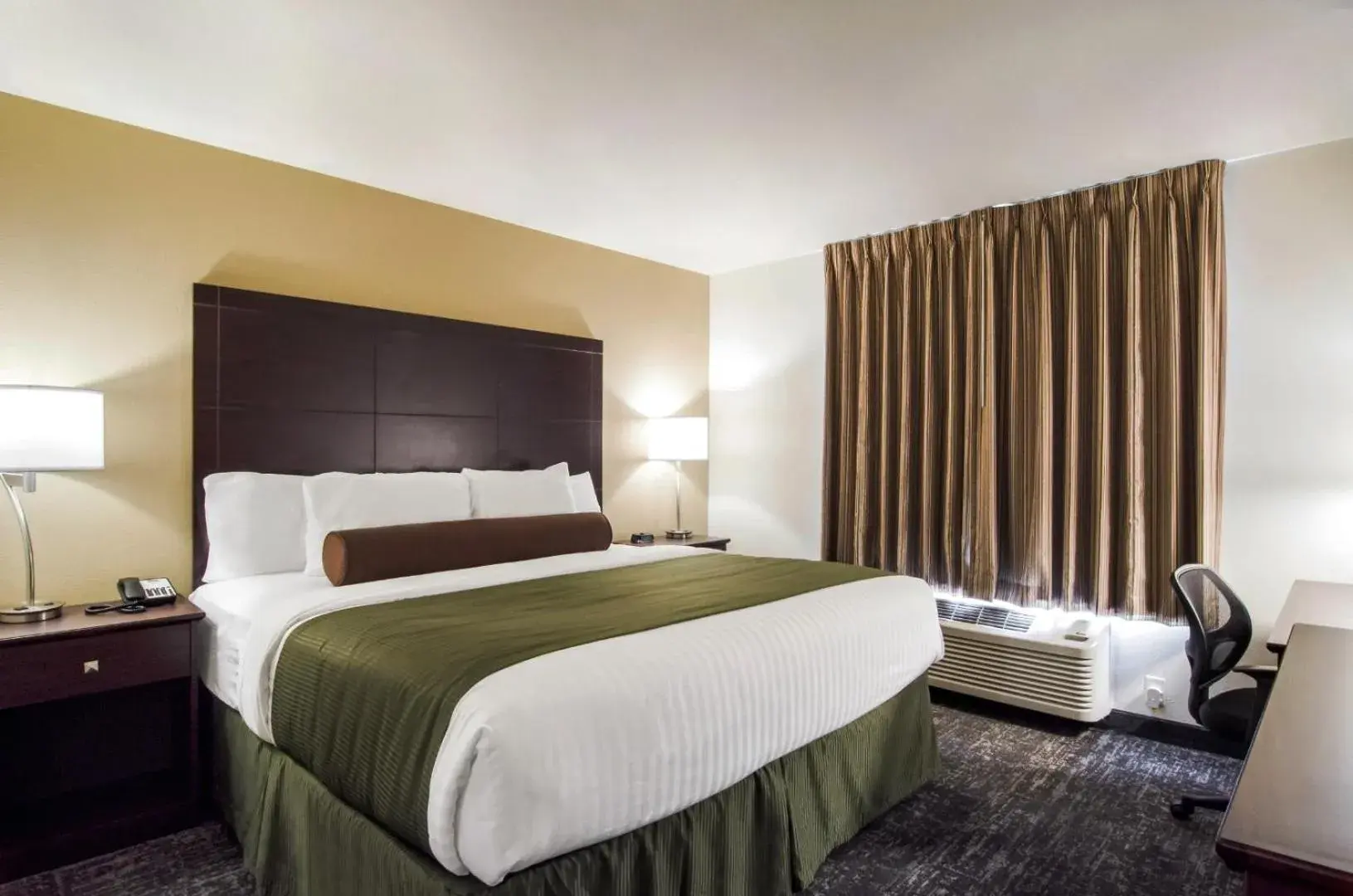 Bed in Cobblestone Hotel & Suites - Torrington Bed in Cobblestone Hotel & Suites - Torrington