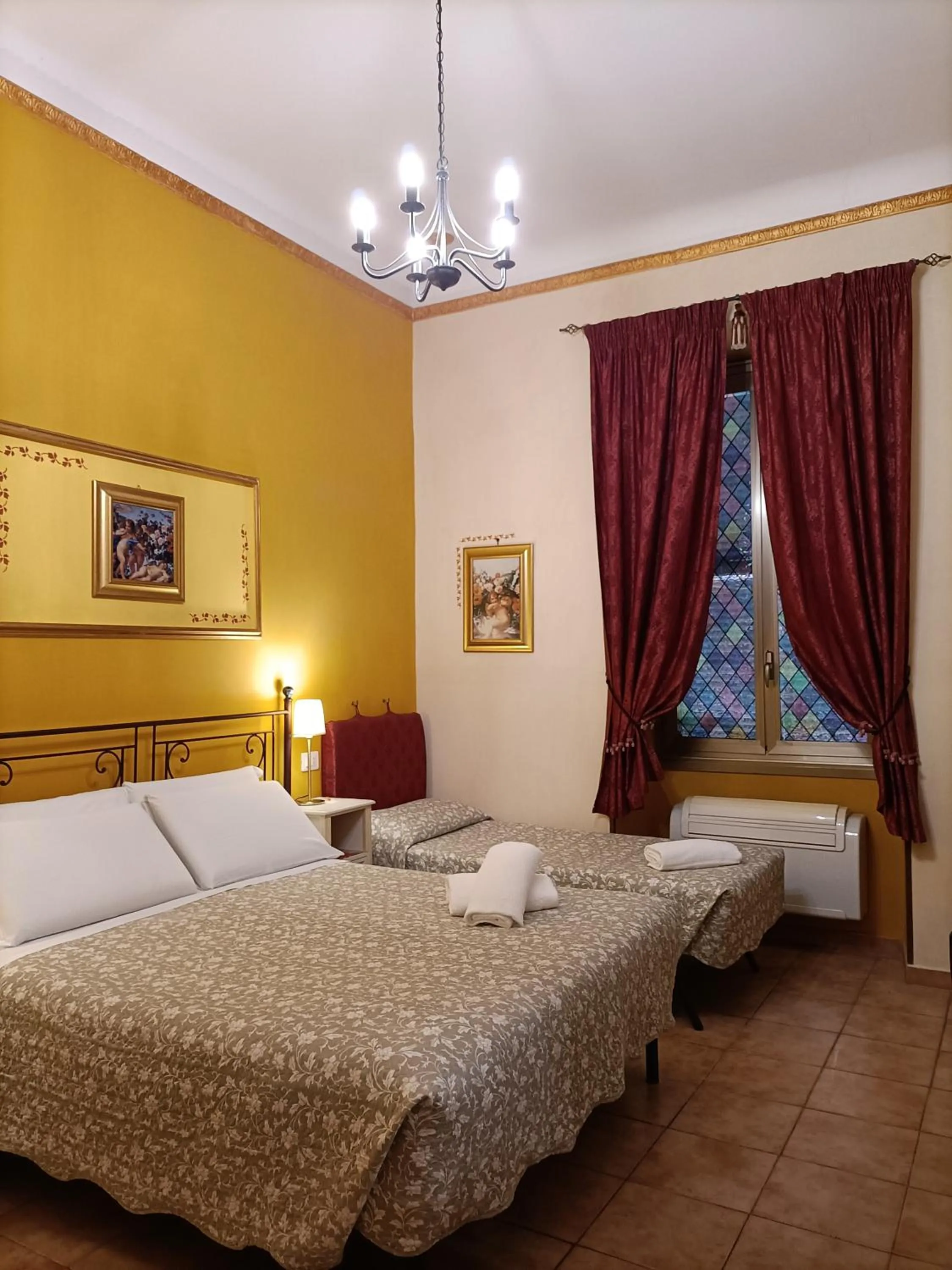 Bedroom, Bed in Rossi Hotel