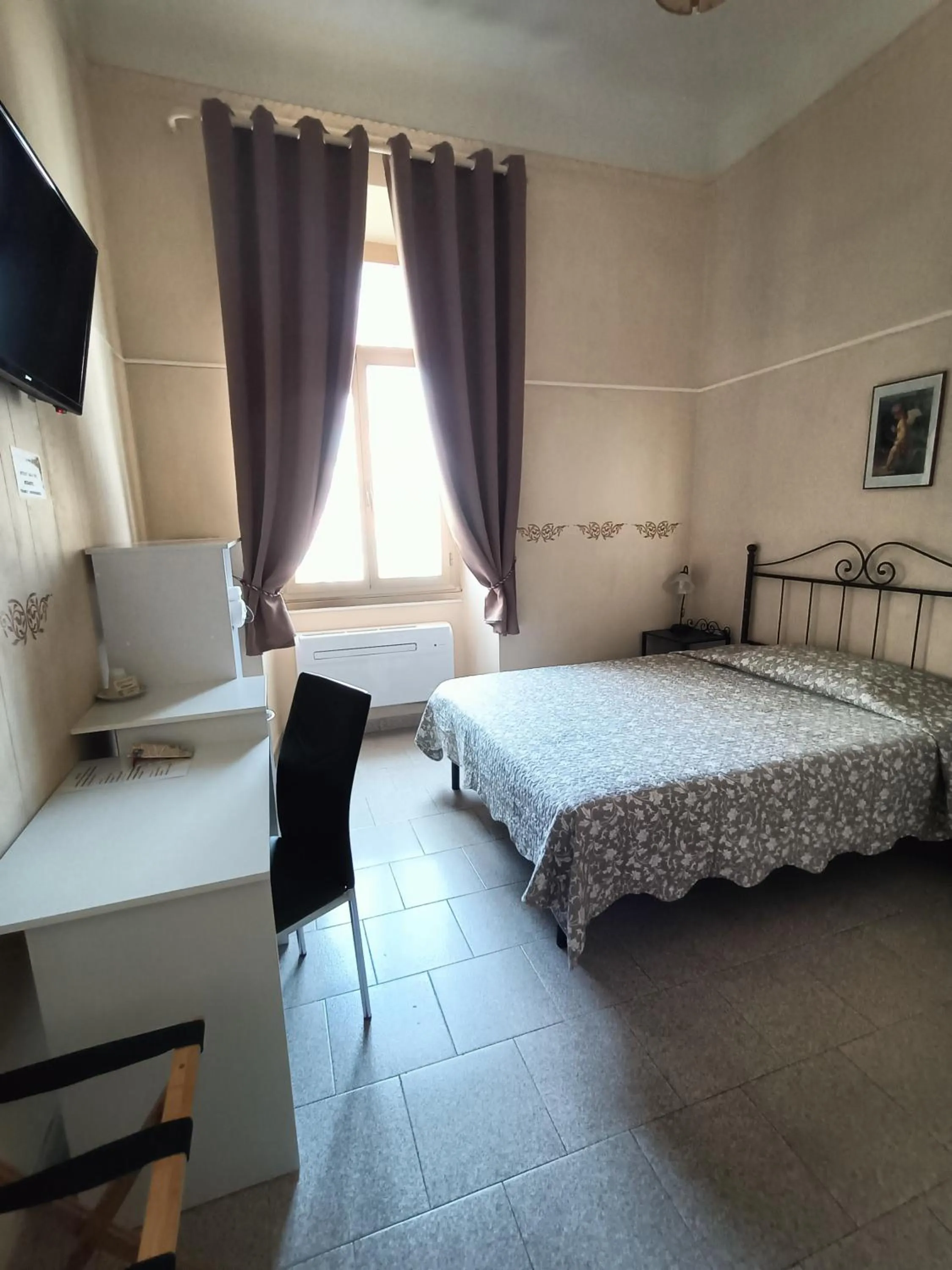 Bedroom, Bed in Rossi Hotel