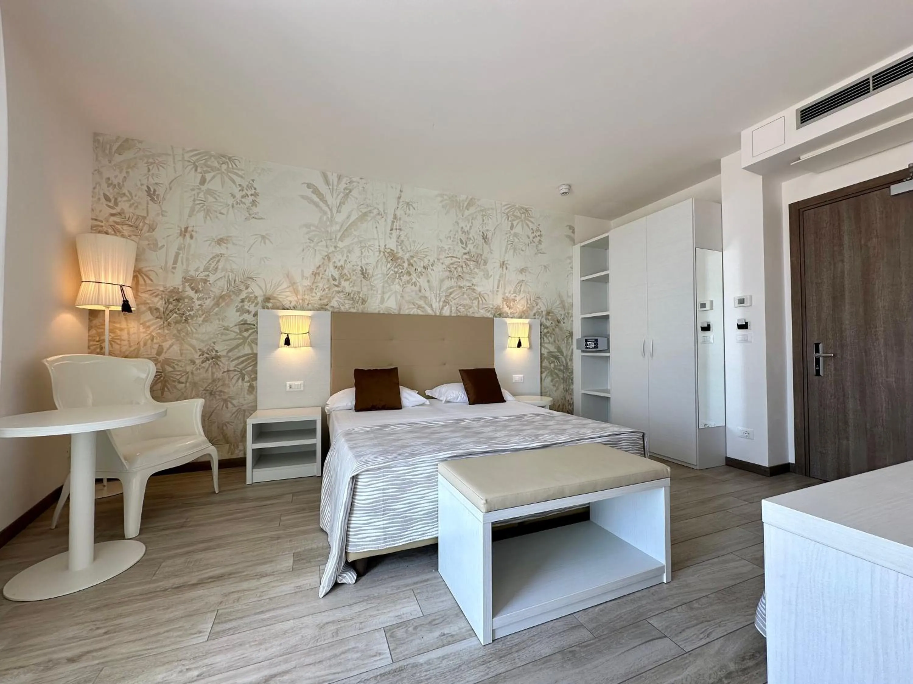 Bedroom, Bed in Hotel Nizza Frontemare Superior 3 Stelle