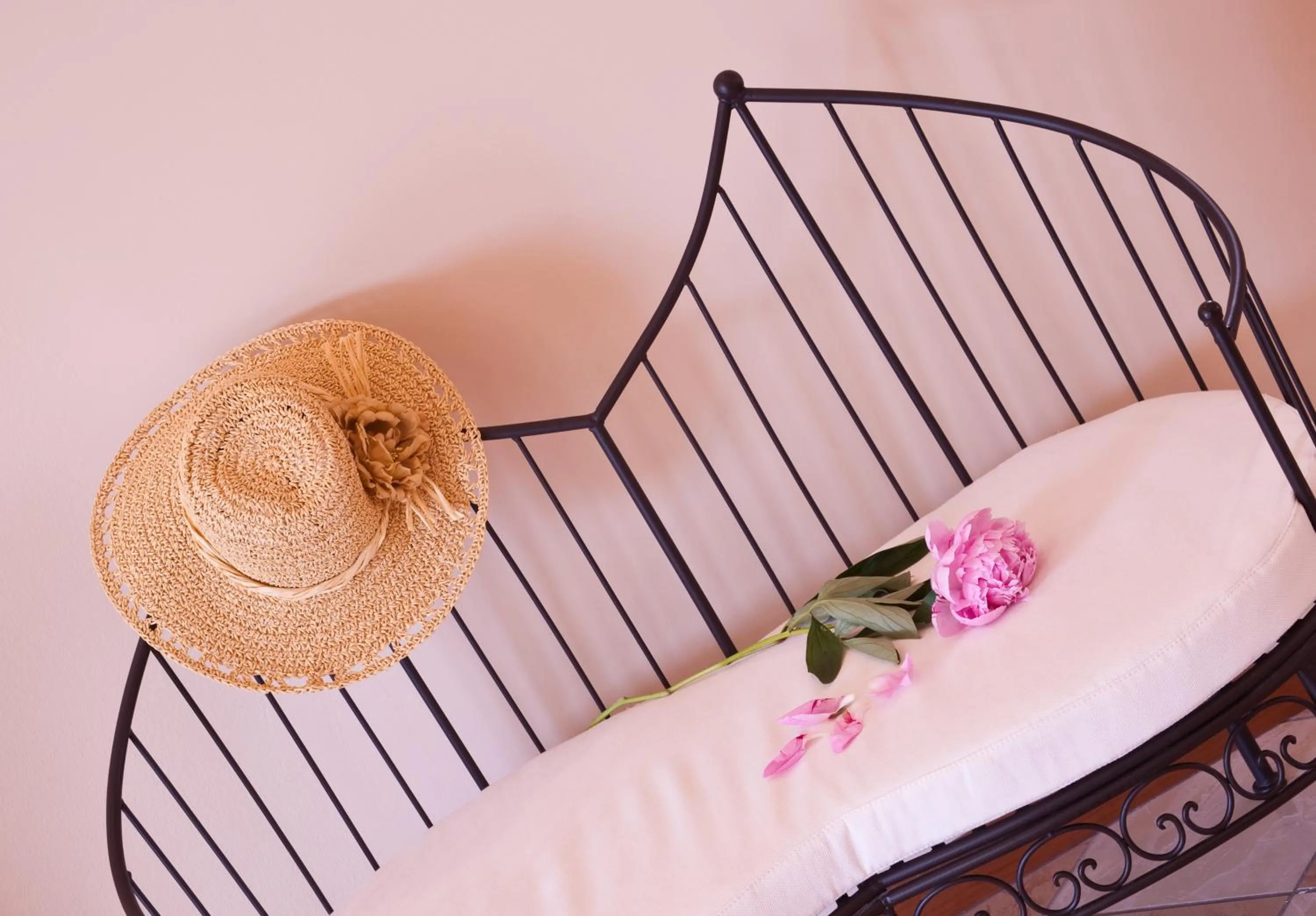 Decorative detail, Bed in Hotel Nizza Frontemare Superior 3 Stelle