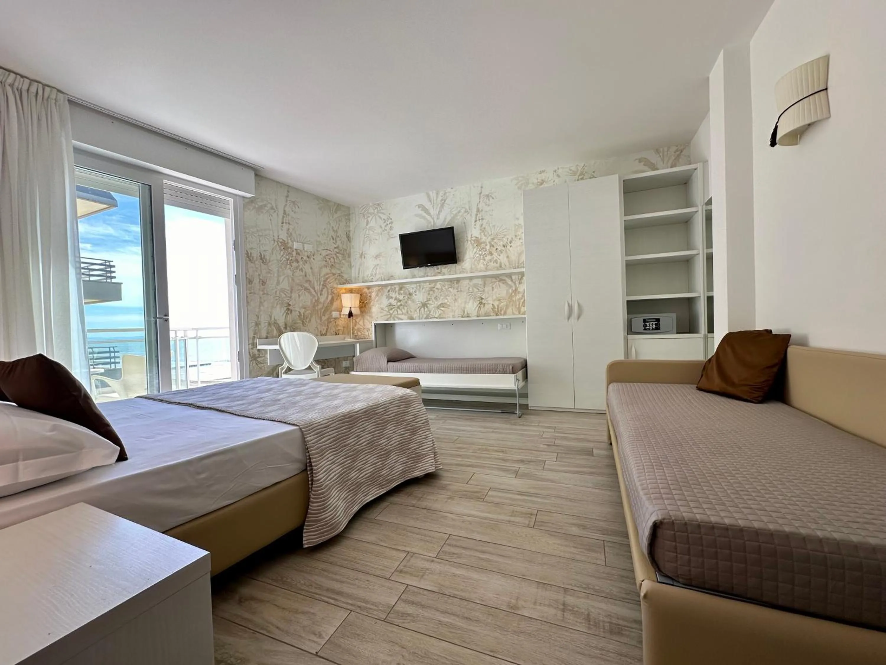 Bedroom, Bed in Hotel Nizza Frontemare Superior 3 Stelle
