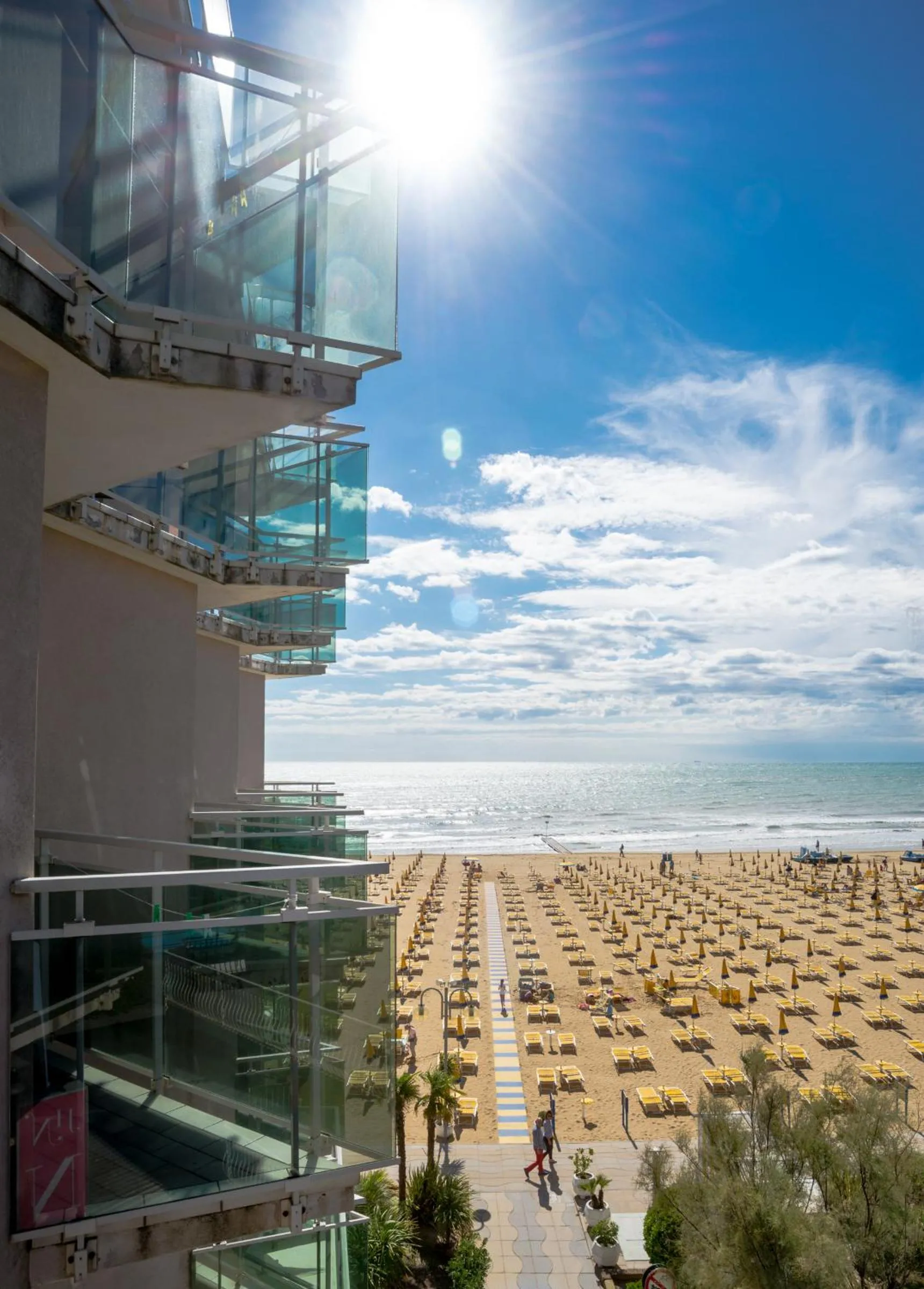 Day in Hotel Nizza Frontemare Superior 3 Stelle