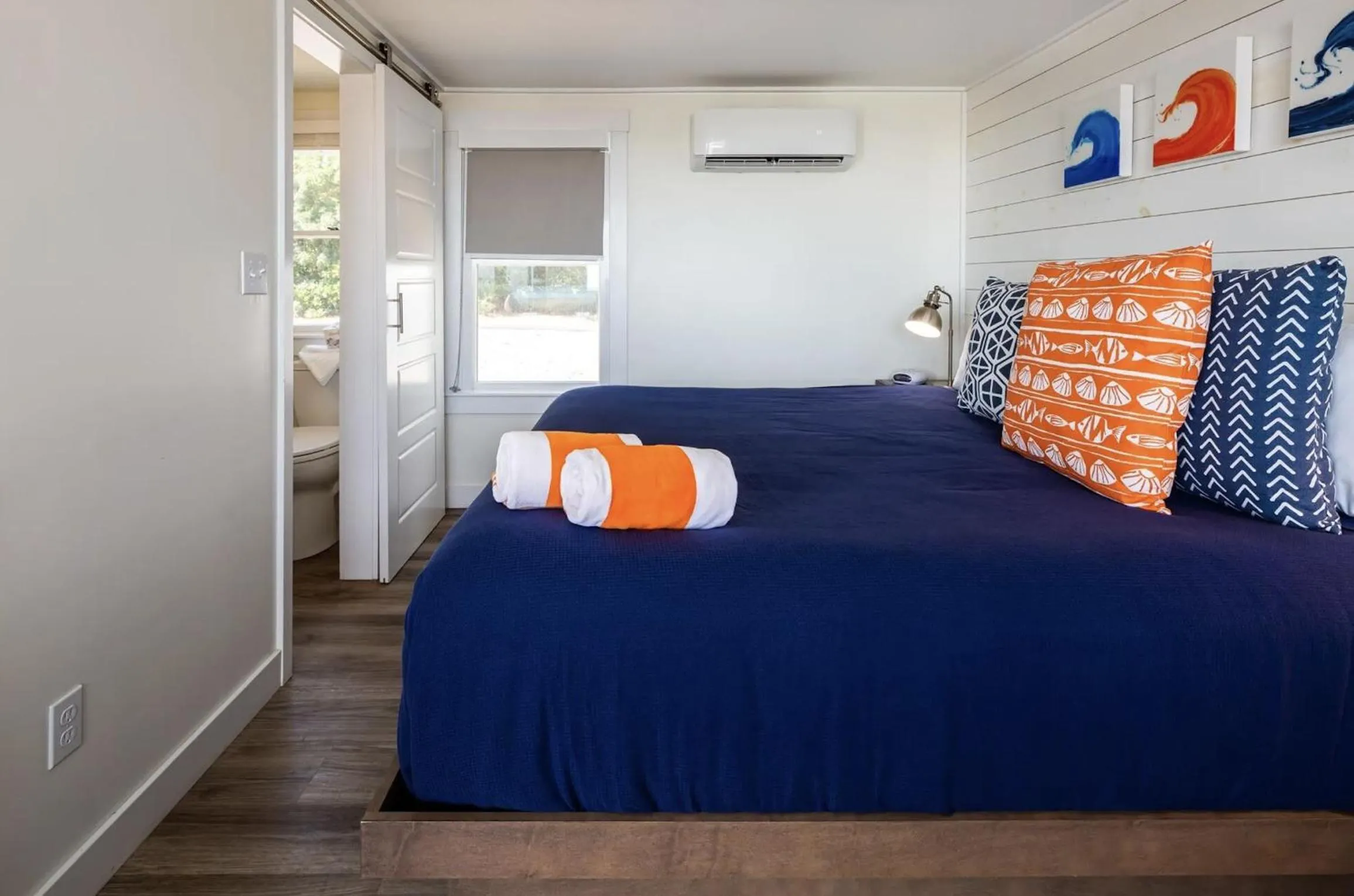 Bed in Breakwater Hotel