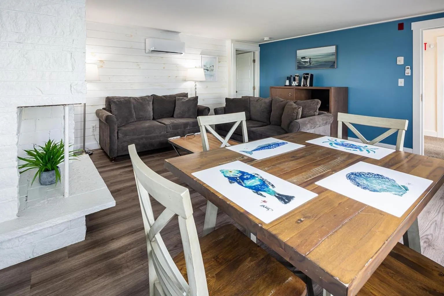 TV and multimedia in Breakwater Hotel