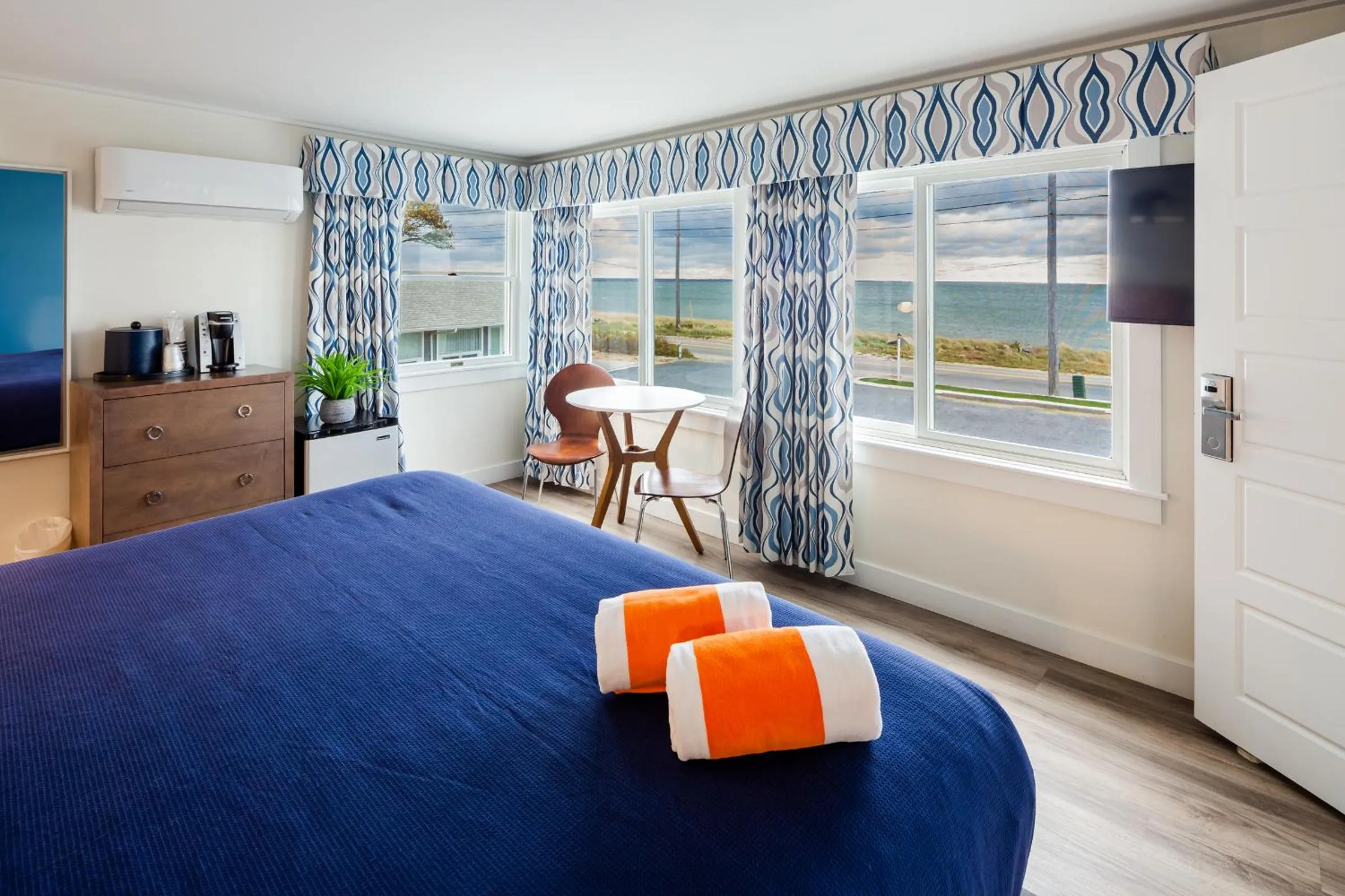 Bed in Breakwater Hotel