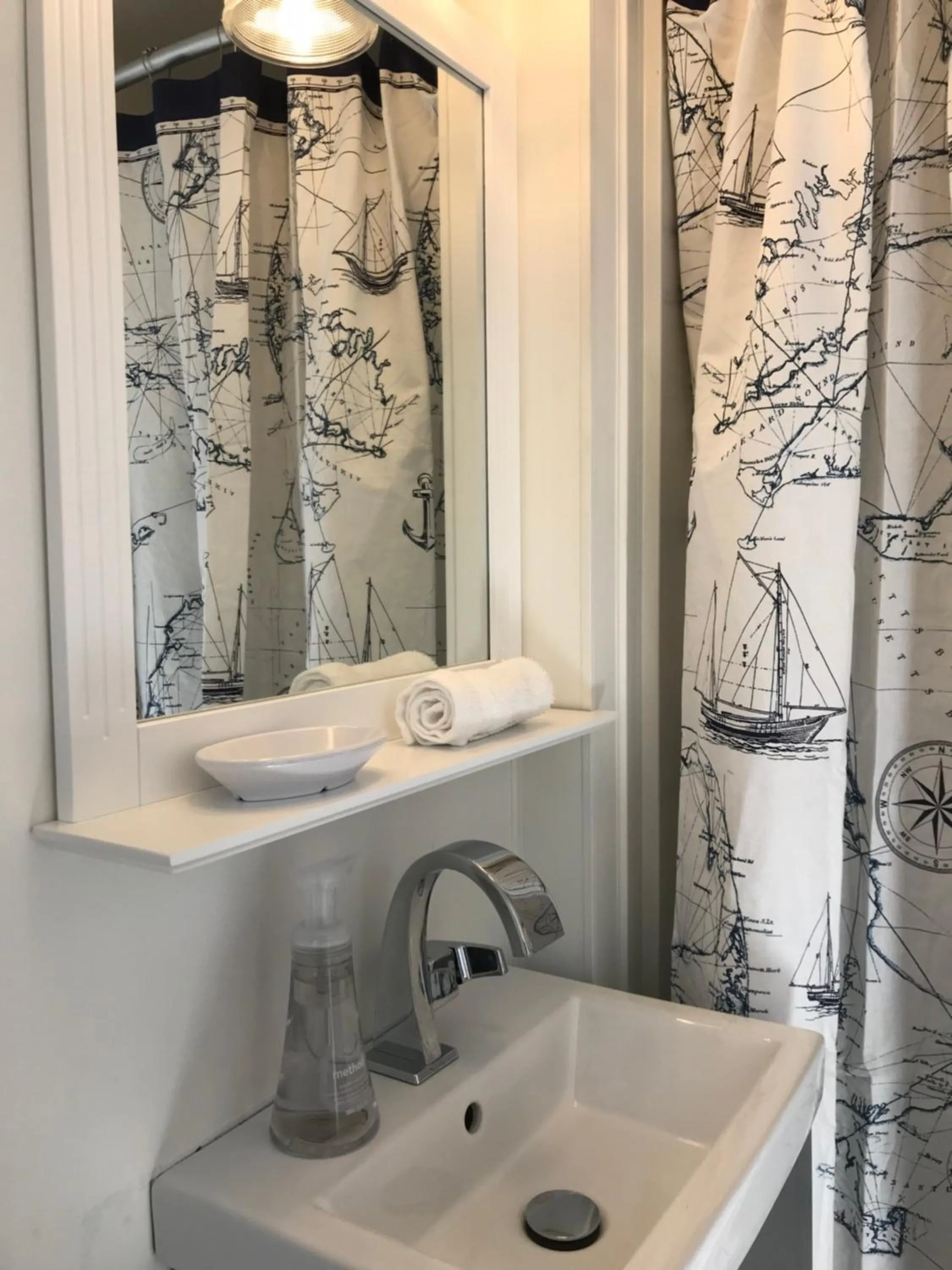 Bathroom in Breakwater Hotel